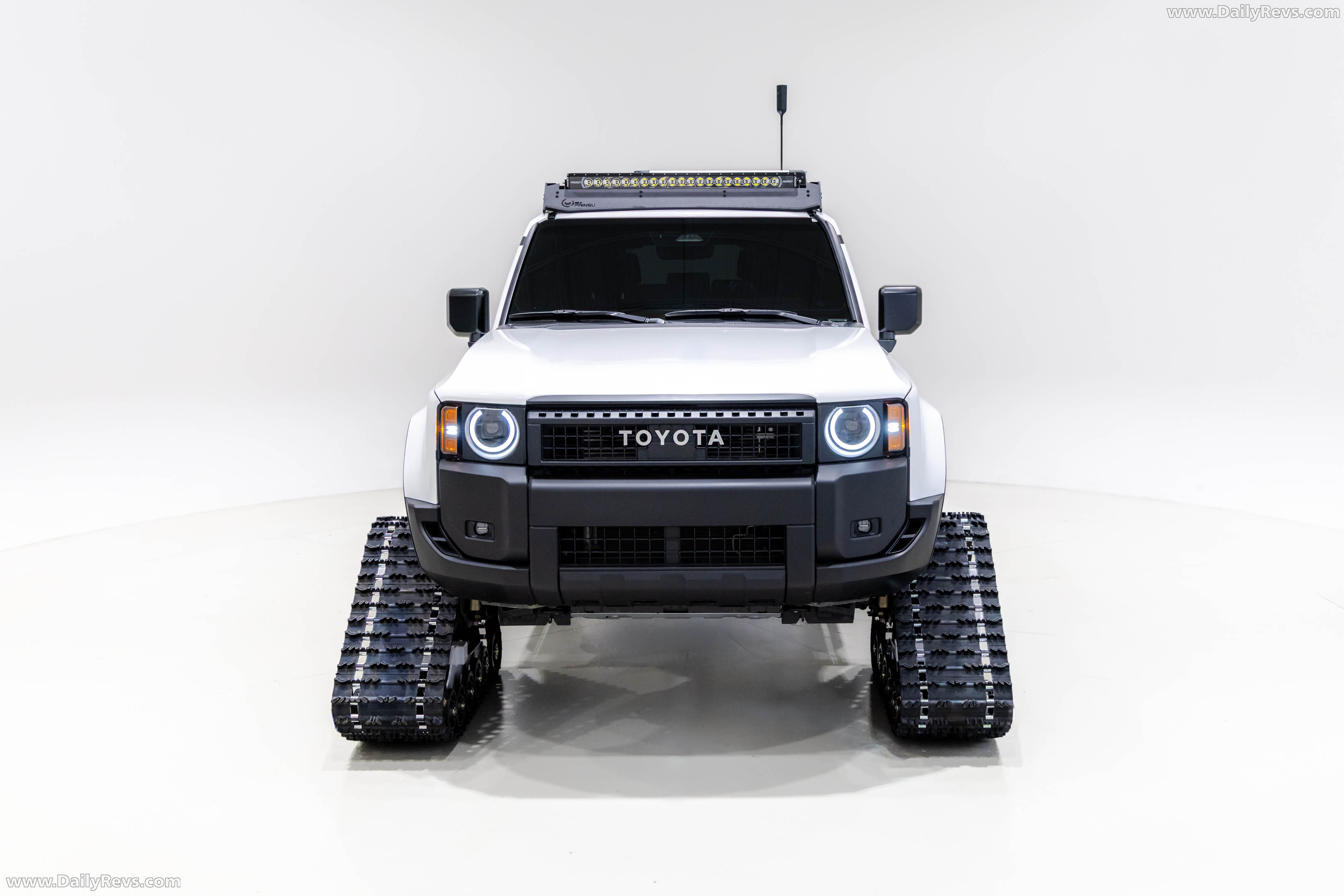 2026 Toyota Land Cruiser Snowhunter Concept Front View