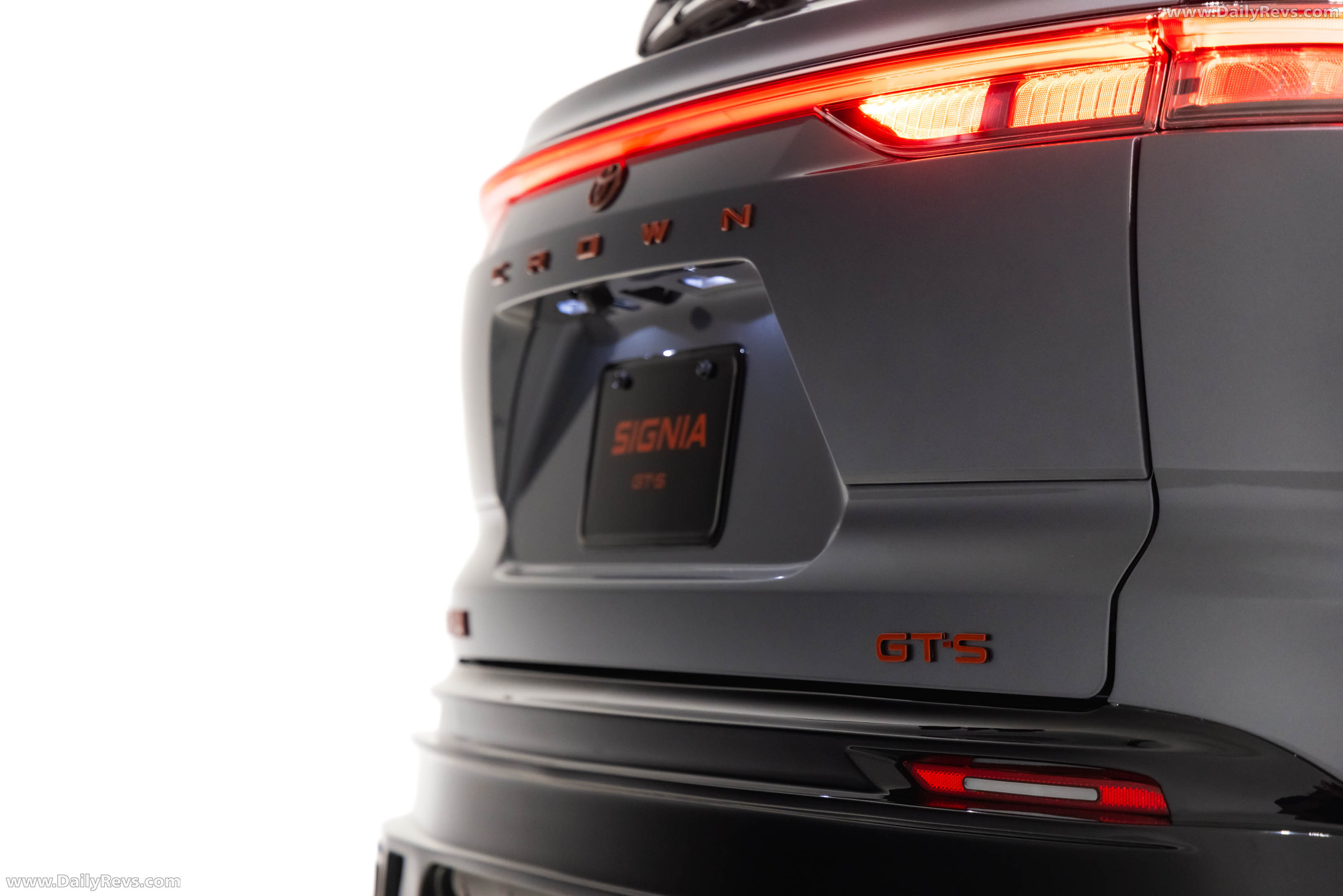 2027 Toyota Crown Signia GTS Concept Exterior