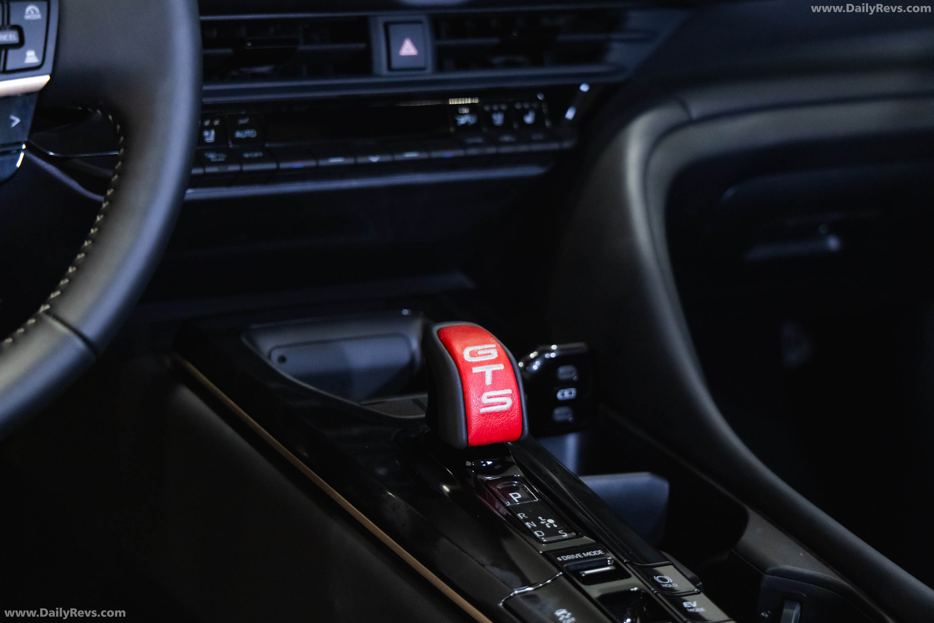 2027 Toyota Crown Signia GTS Concept Interior