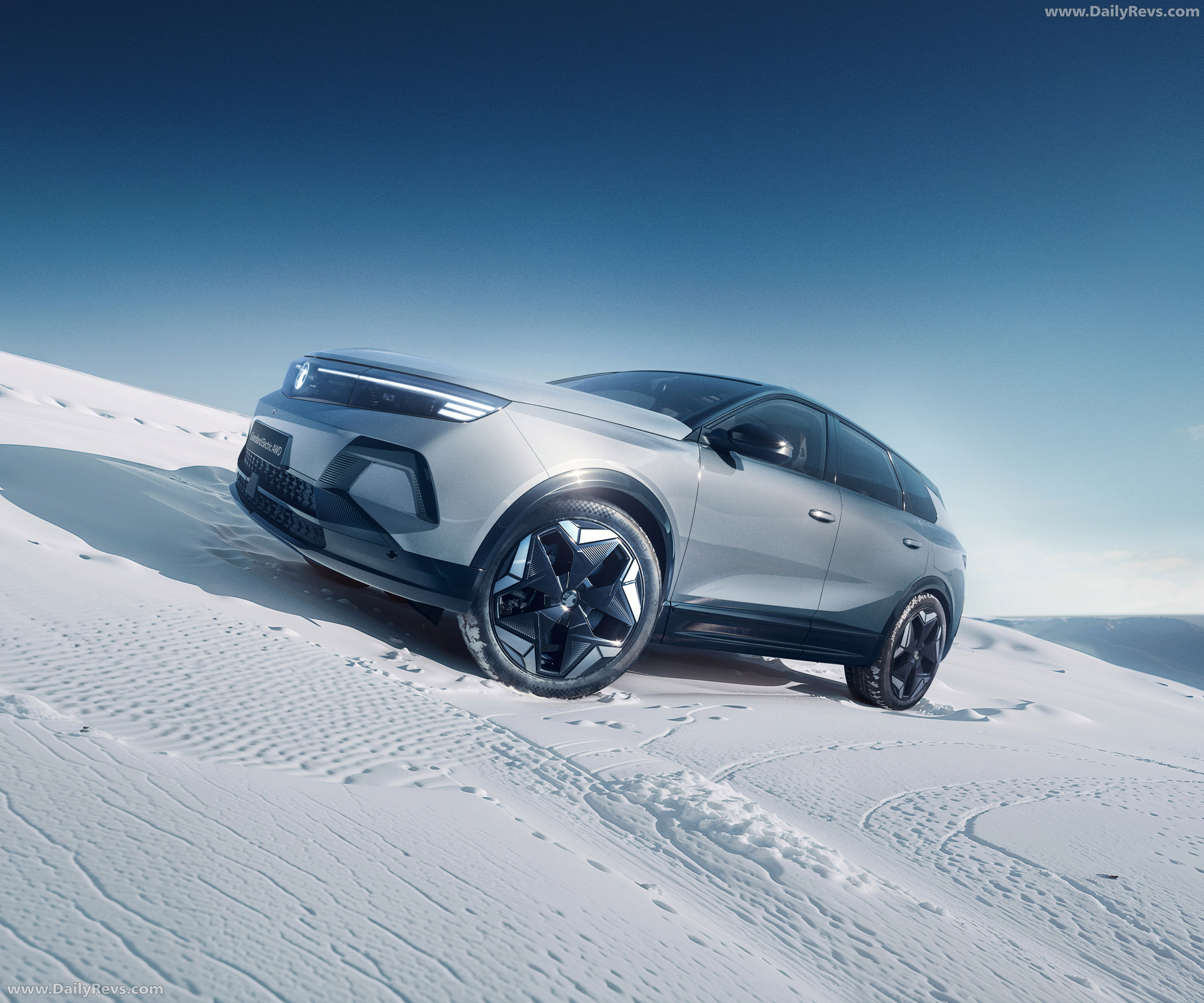 2026 Vauxhall Grandland Electric AWD Front View