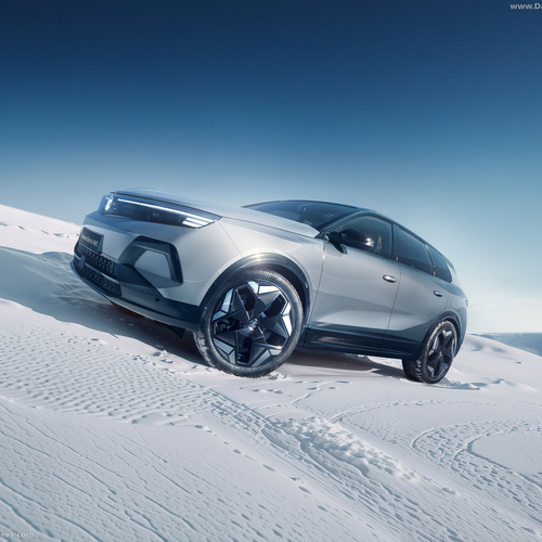 2026 Vauxhall Grandland Electric AWD Front View
