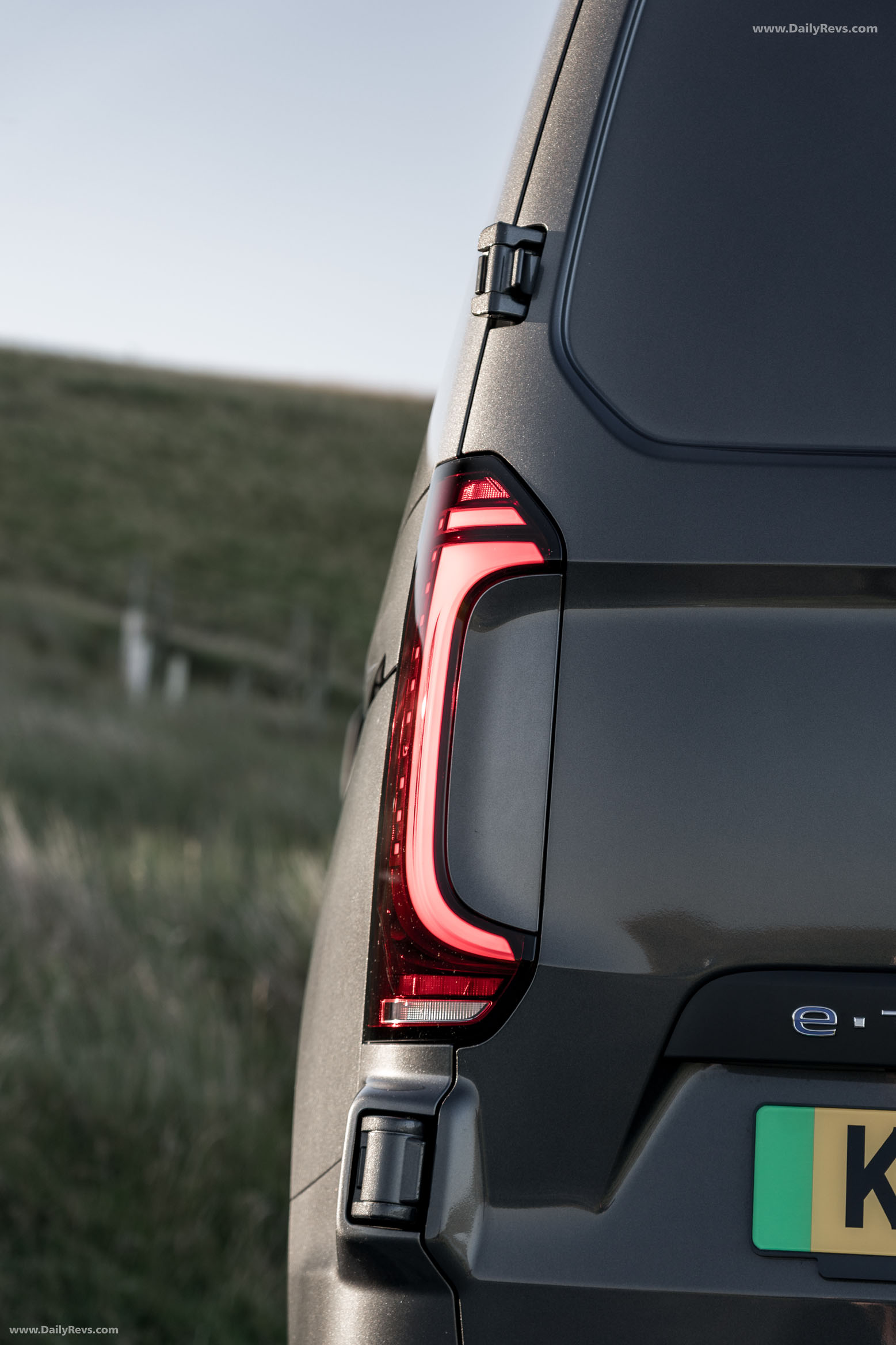 2025 Volkswagen e-Transporter Exterior