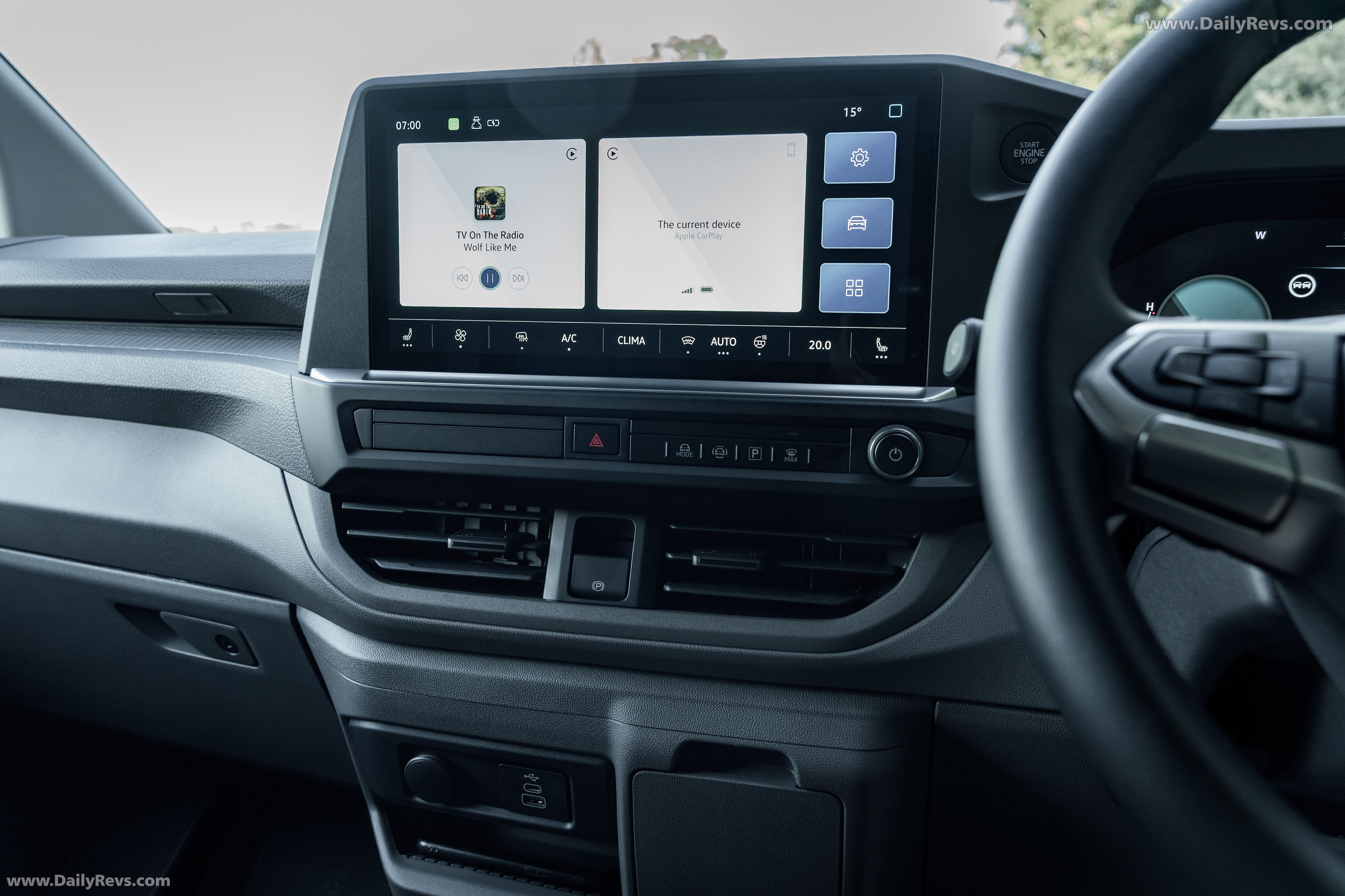 2025 Volkswagen e-Transporter Interior