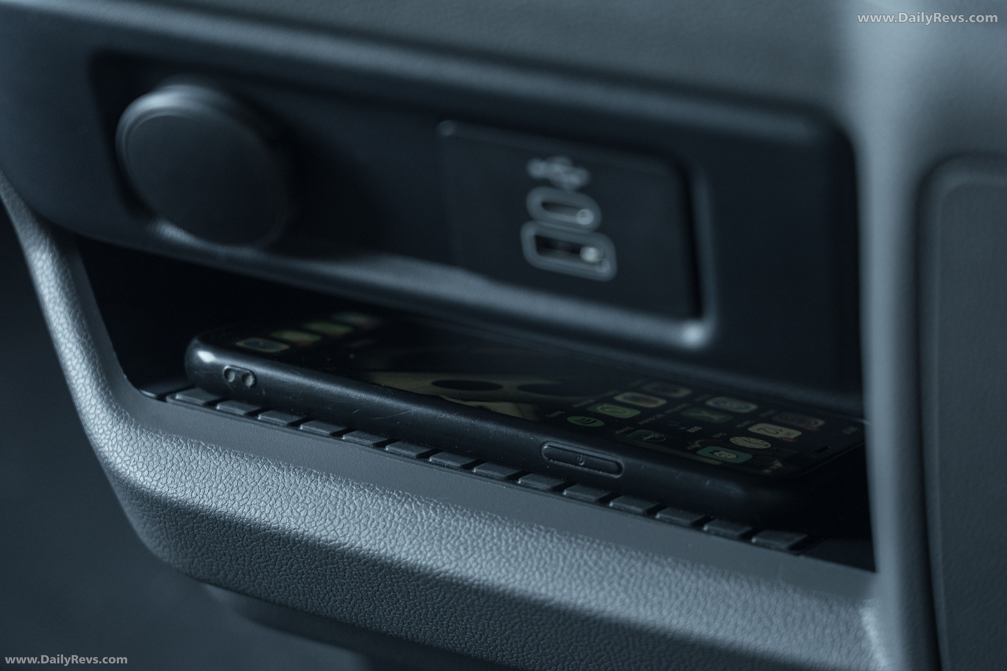 2025 Volkswagen e-Transporter Interior