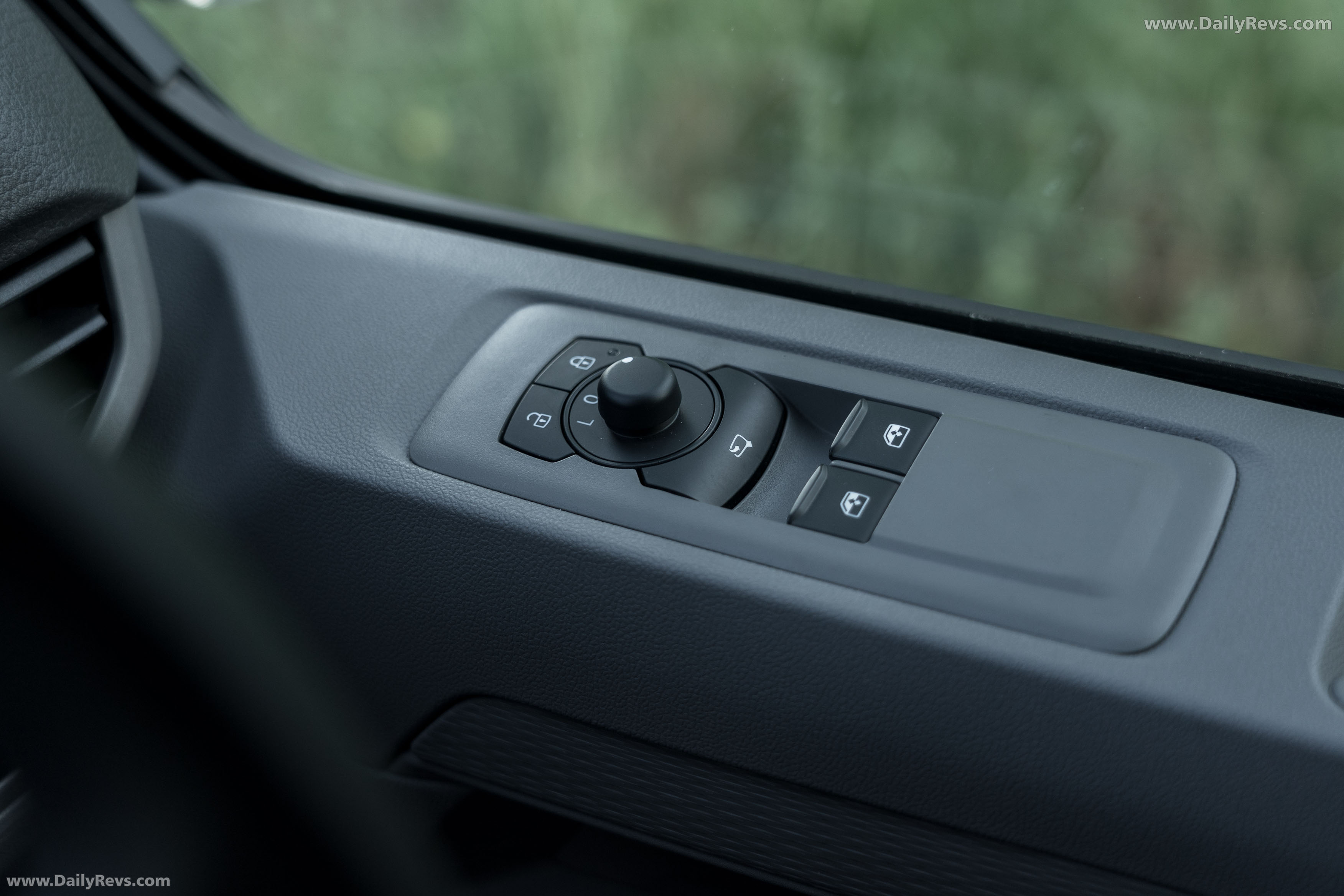 2025 Volkswagen e-Transporter Interior