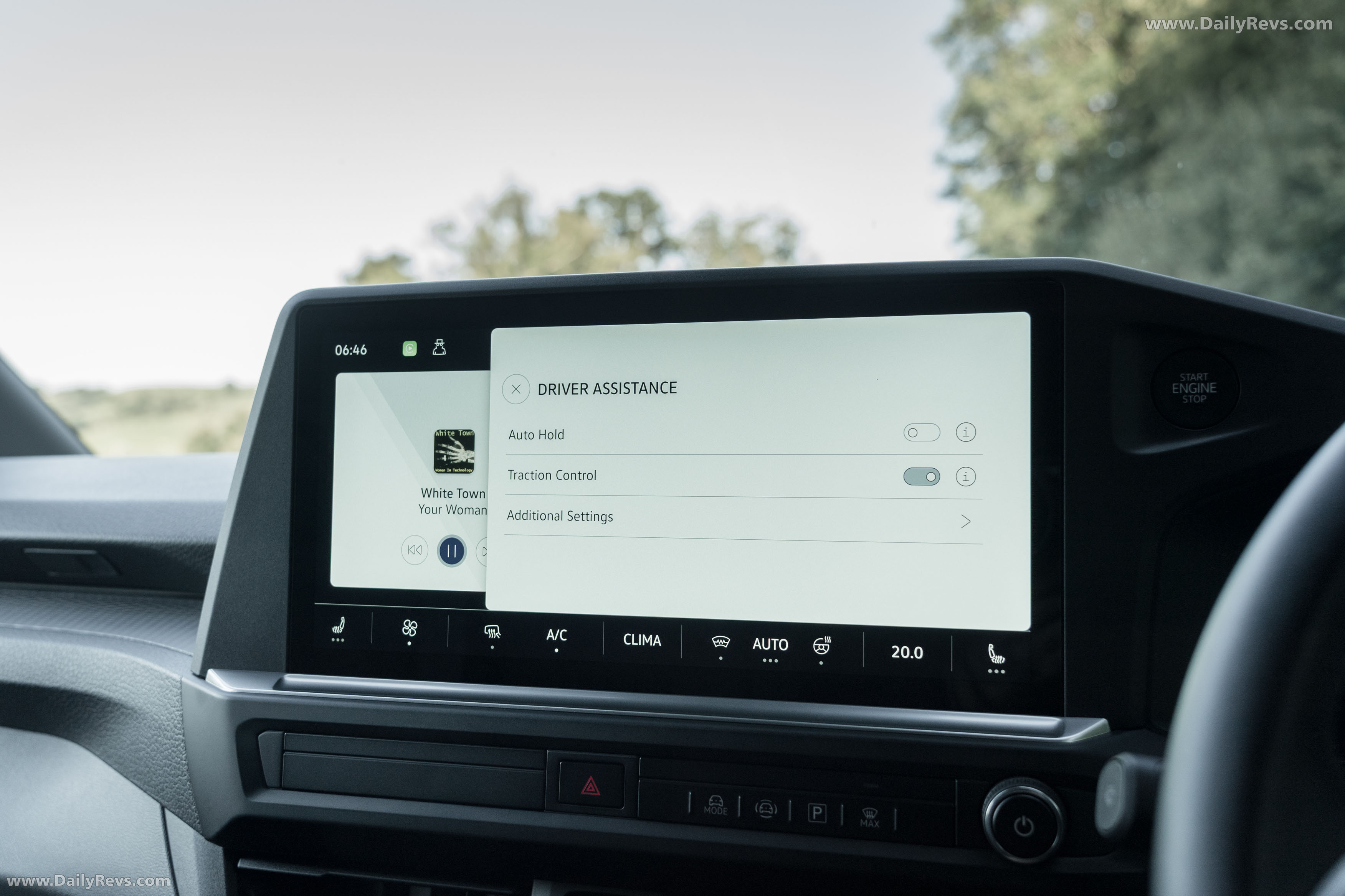 2025 Volkswagen e-Transporter Interior