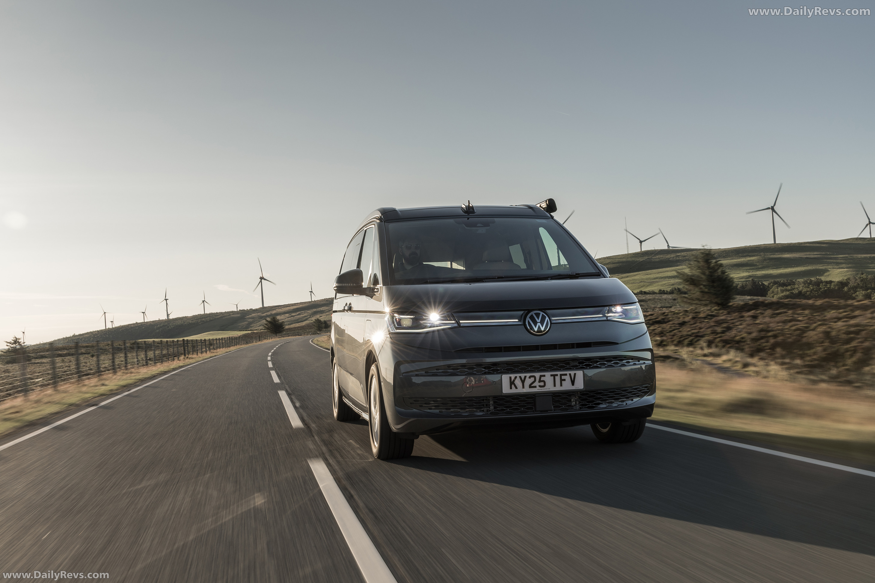 2025 Volkswagen California e-Hybrid Front View