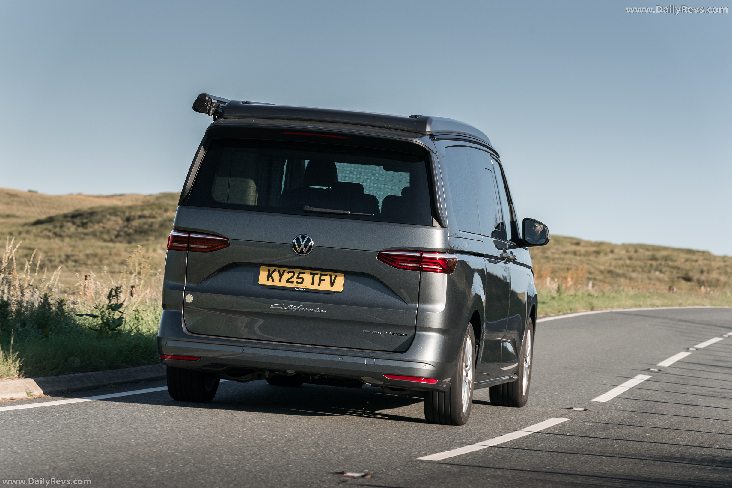 2025 Volkswagen California e-Hybrid Rear View