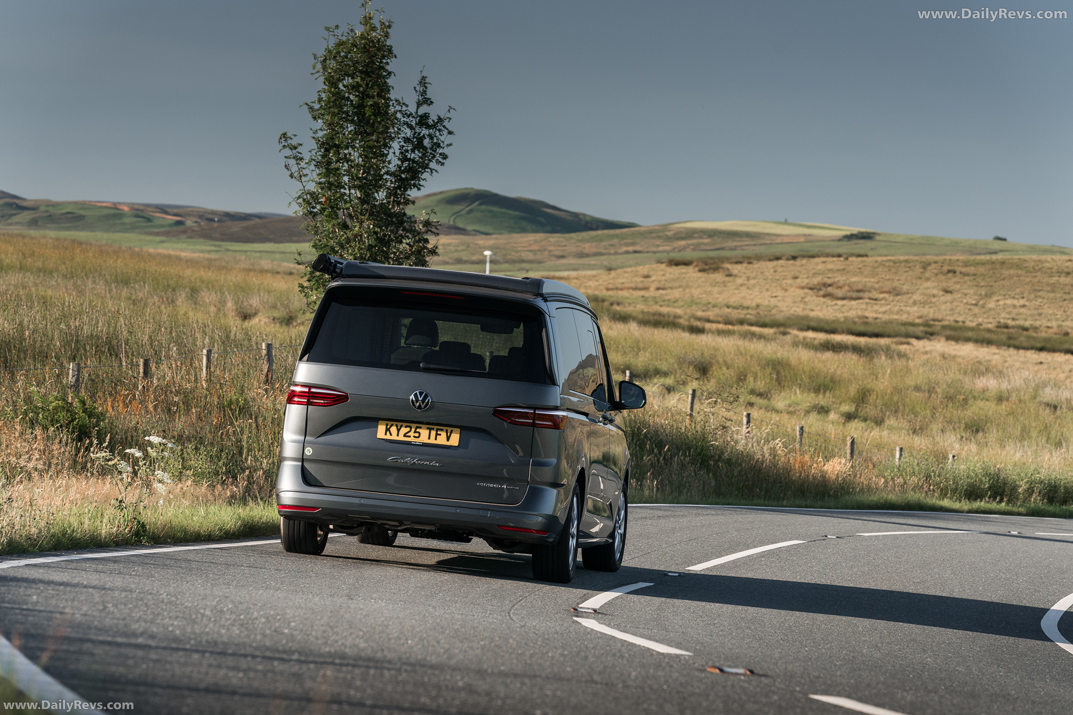 2025 Volkswagen California e-Hybrid Rear View