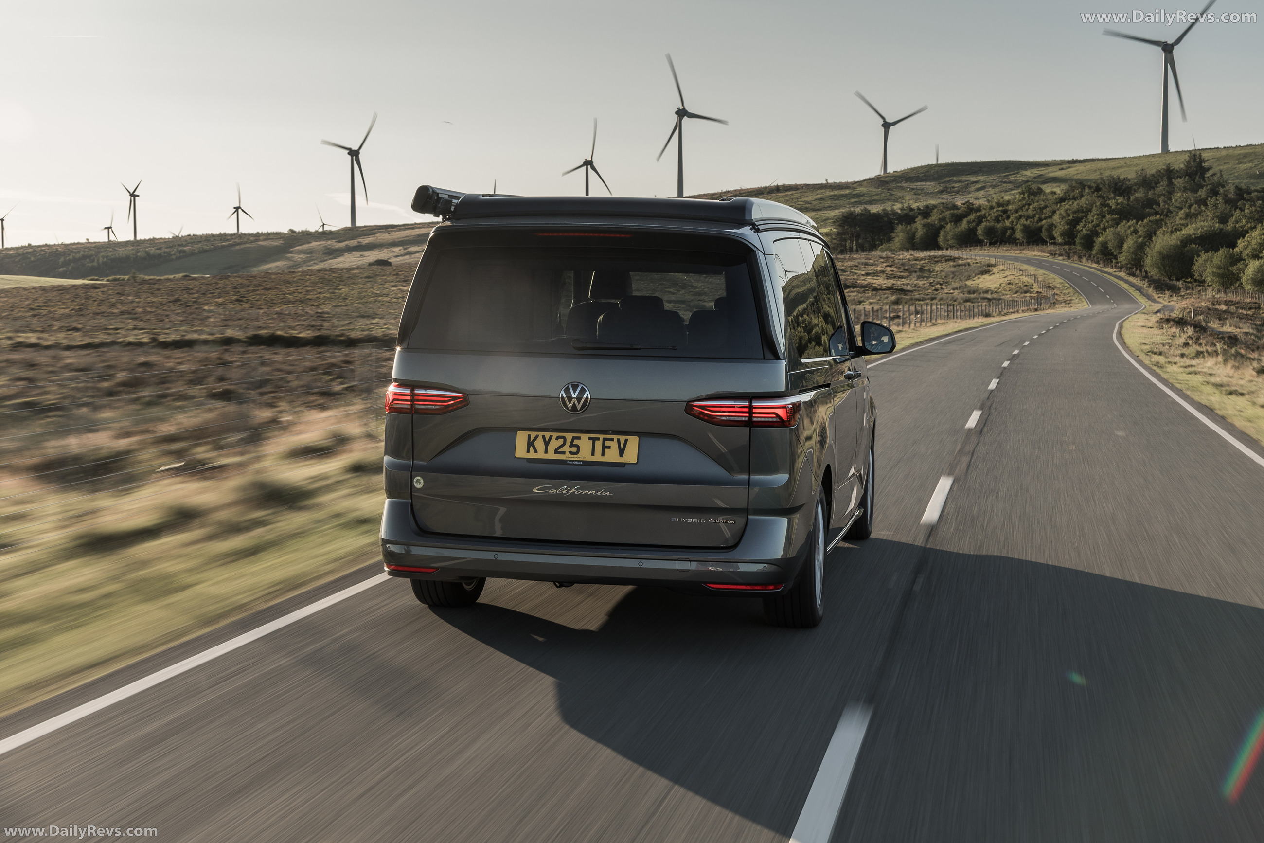2025 Volkswagen California e-Hybrid Rear View