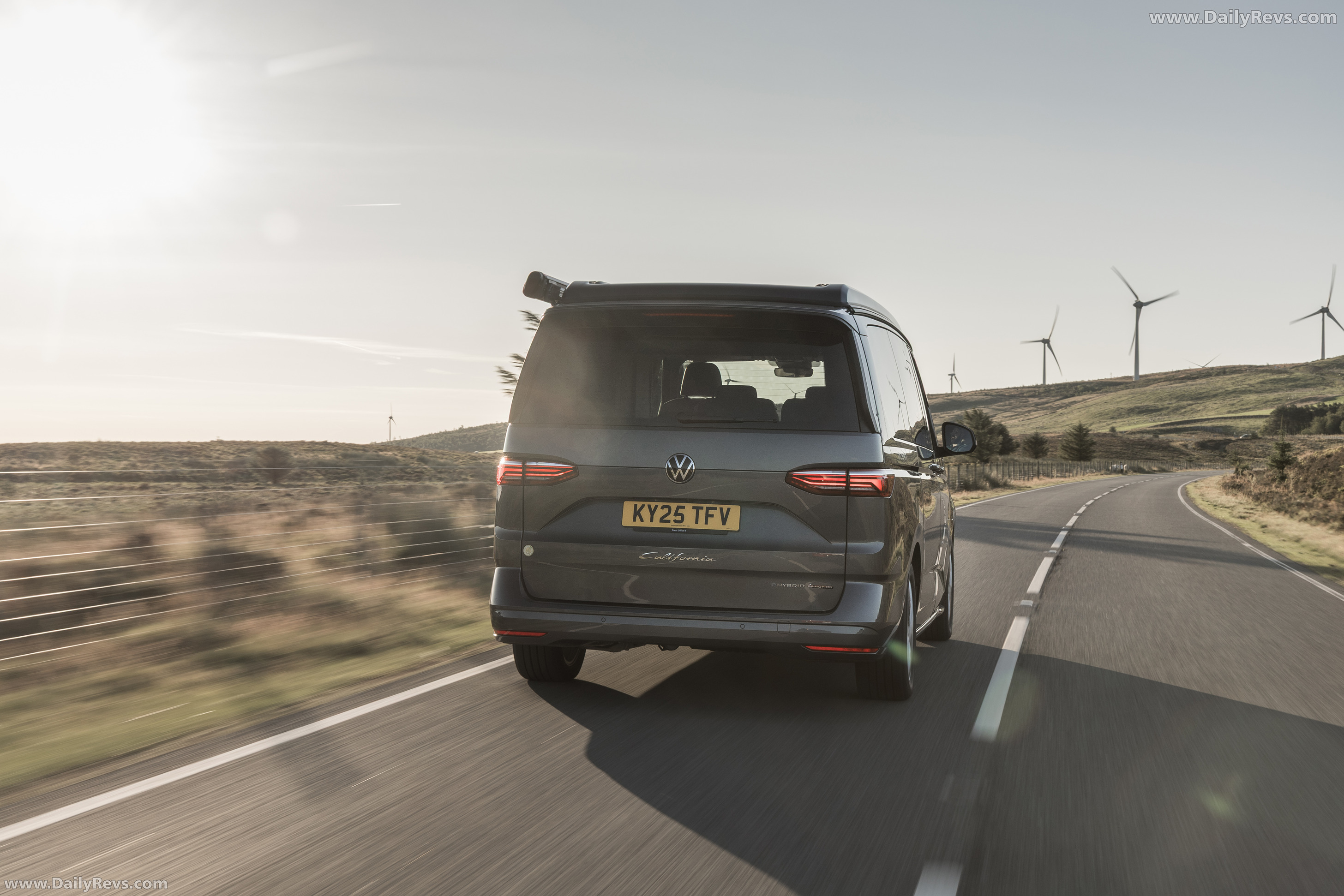 2025 Volkswagen California e-Hybrid Rear View