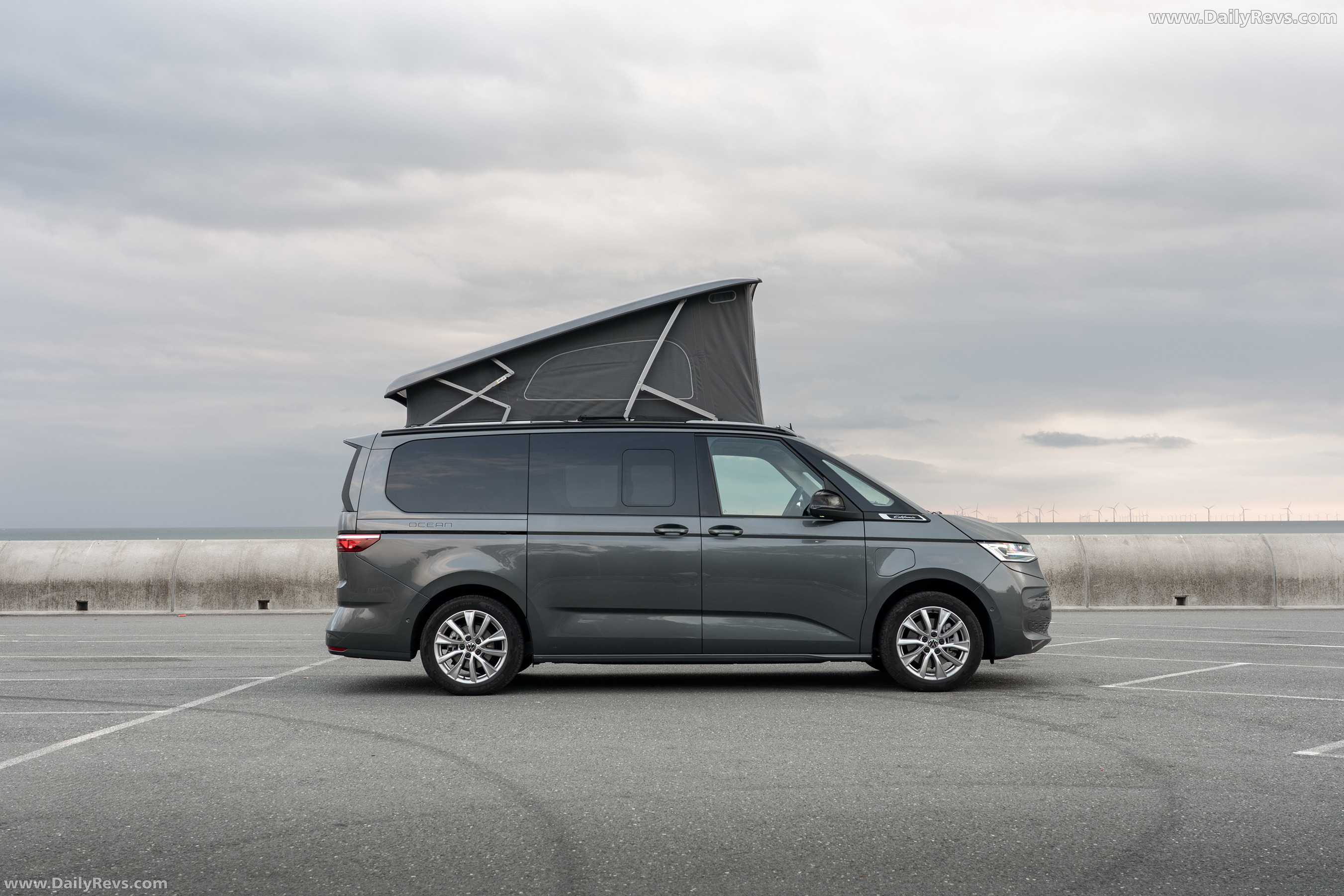 2025 Volkswagen California e-Hybrid Side View