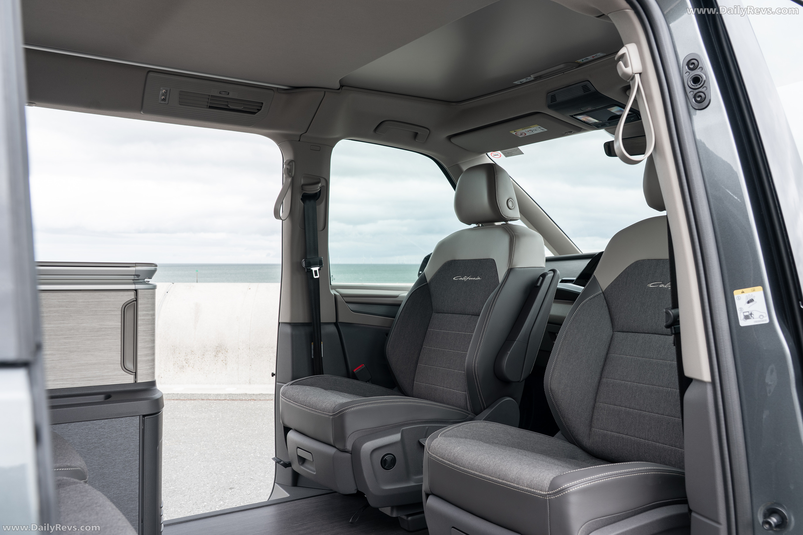 2025 Volkswagen California e-Hybrid Interior