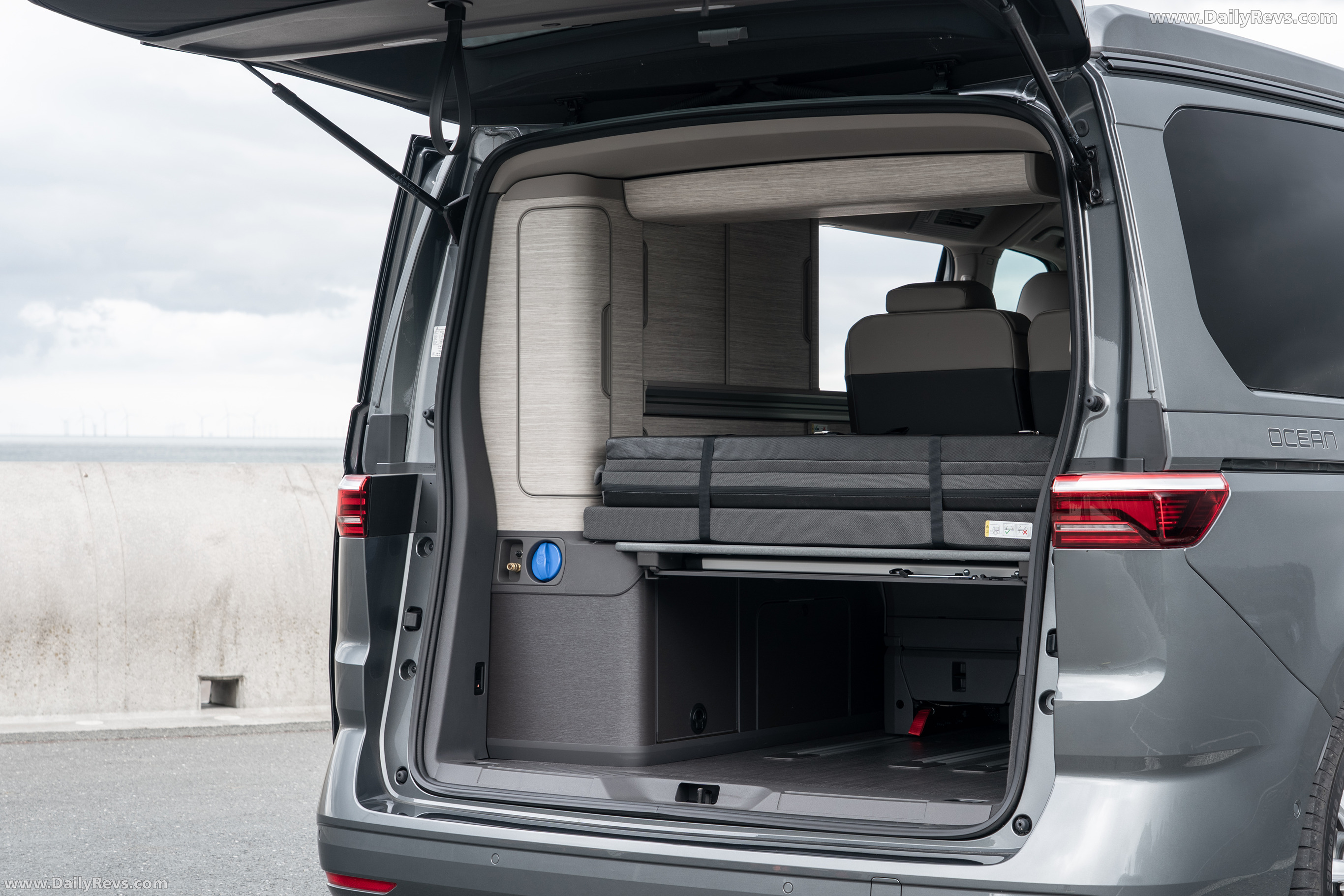2025 Volkswagen California e-Hybrid Interior