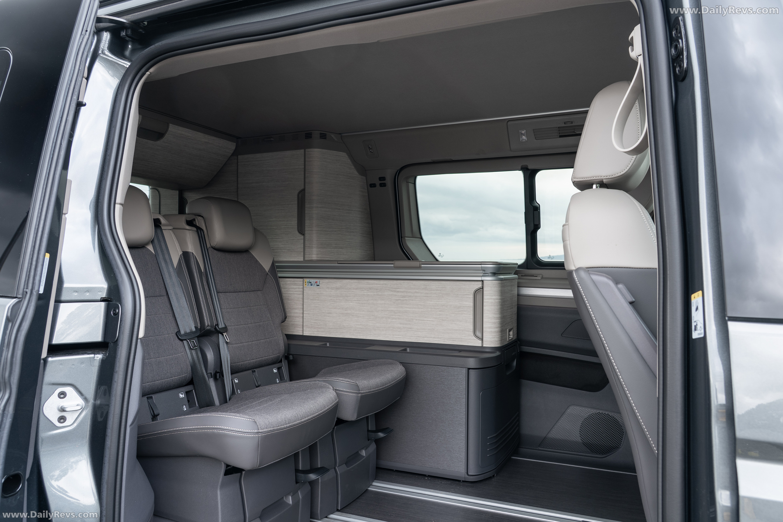 2025 Volkswagen California e-Hybrid Interior