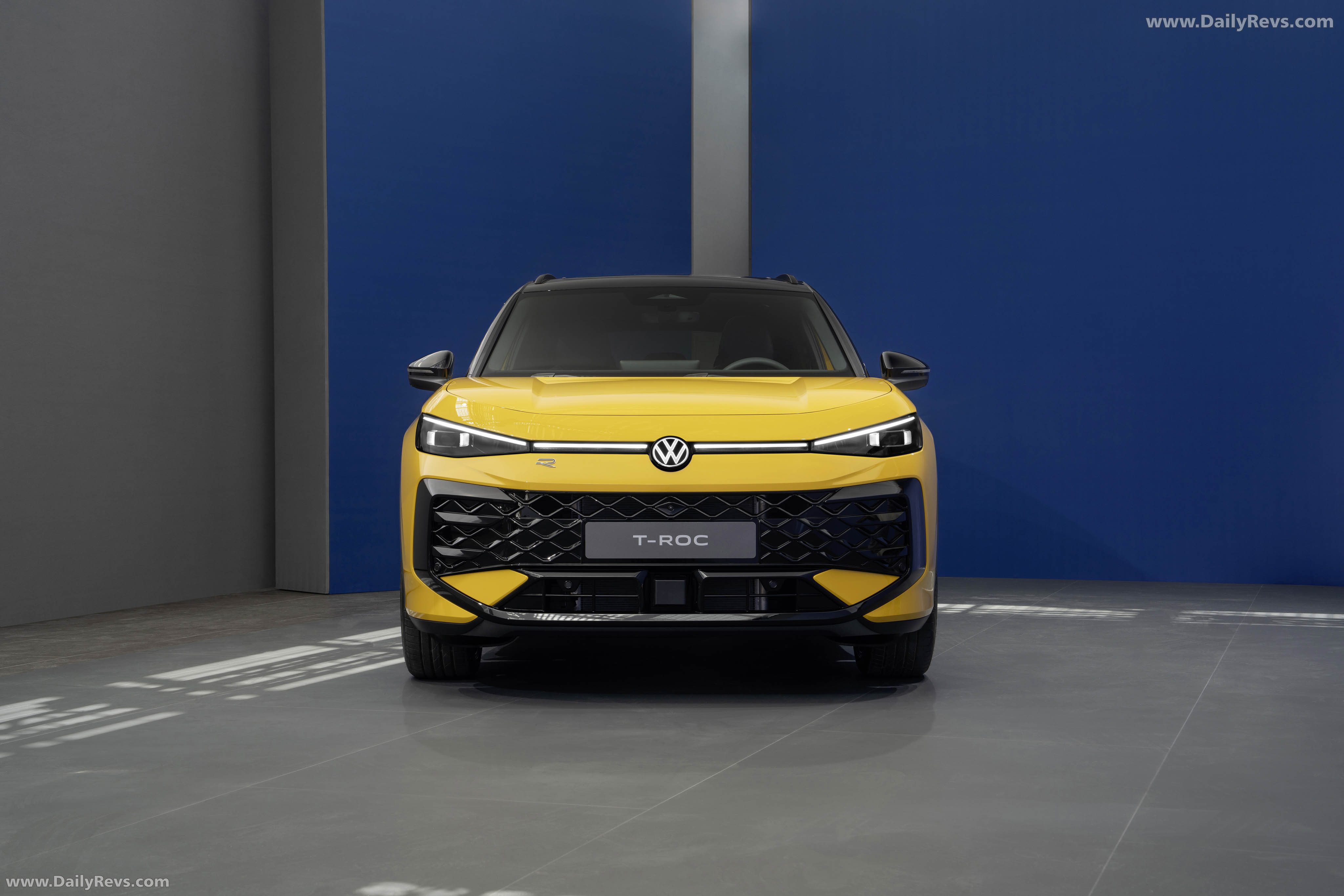 2026 Volkswagen T-Roc Front View