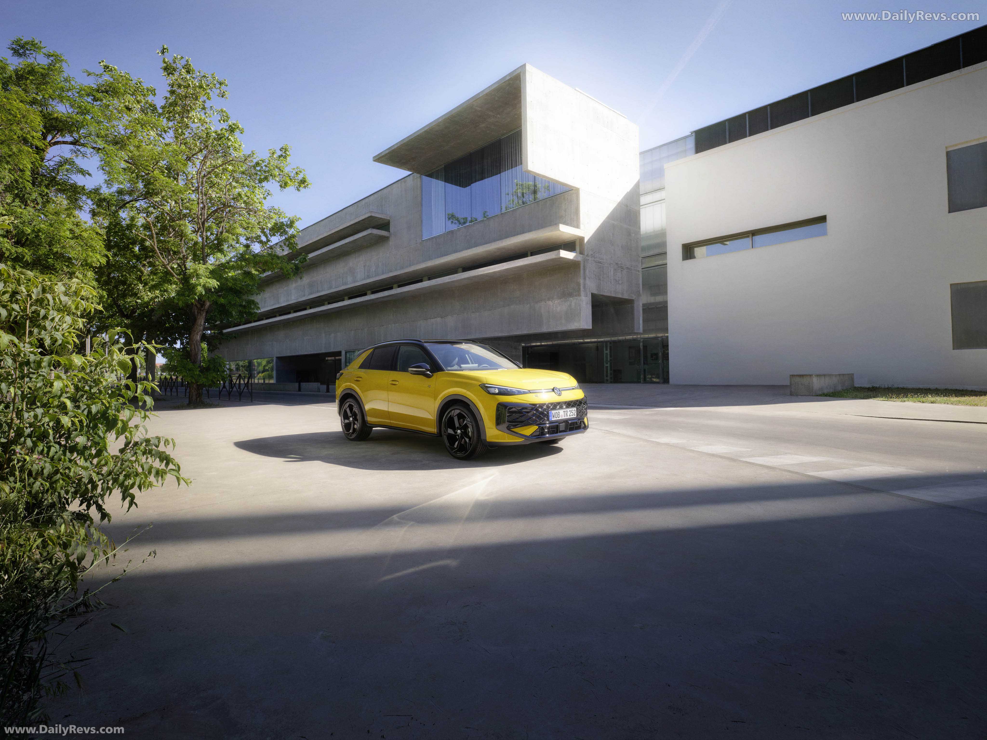 2026 Volkswagen T-Roc Front View