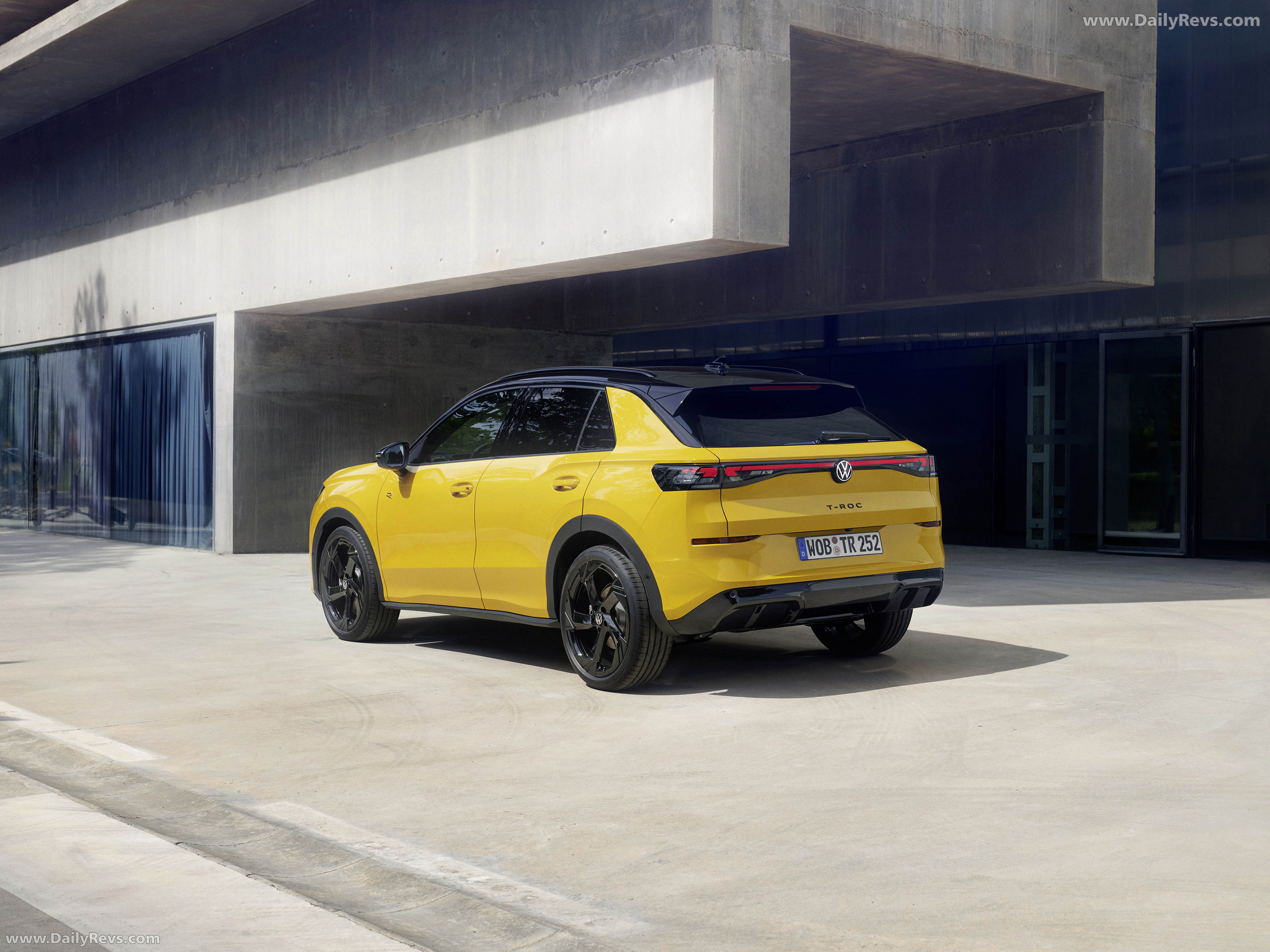 2026 Volkswagen T-Roc Rear View