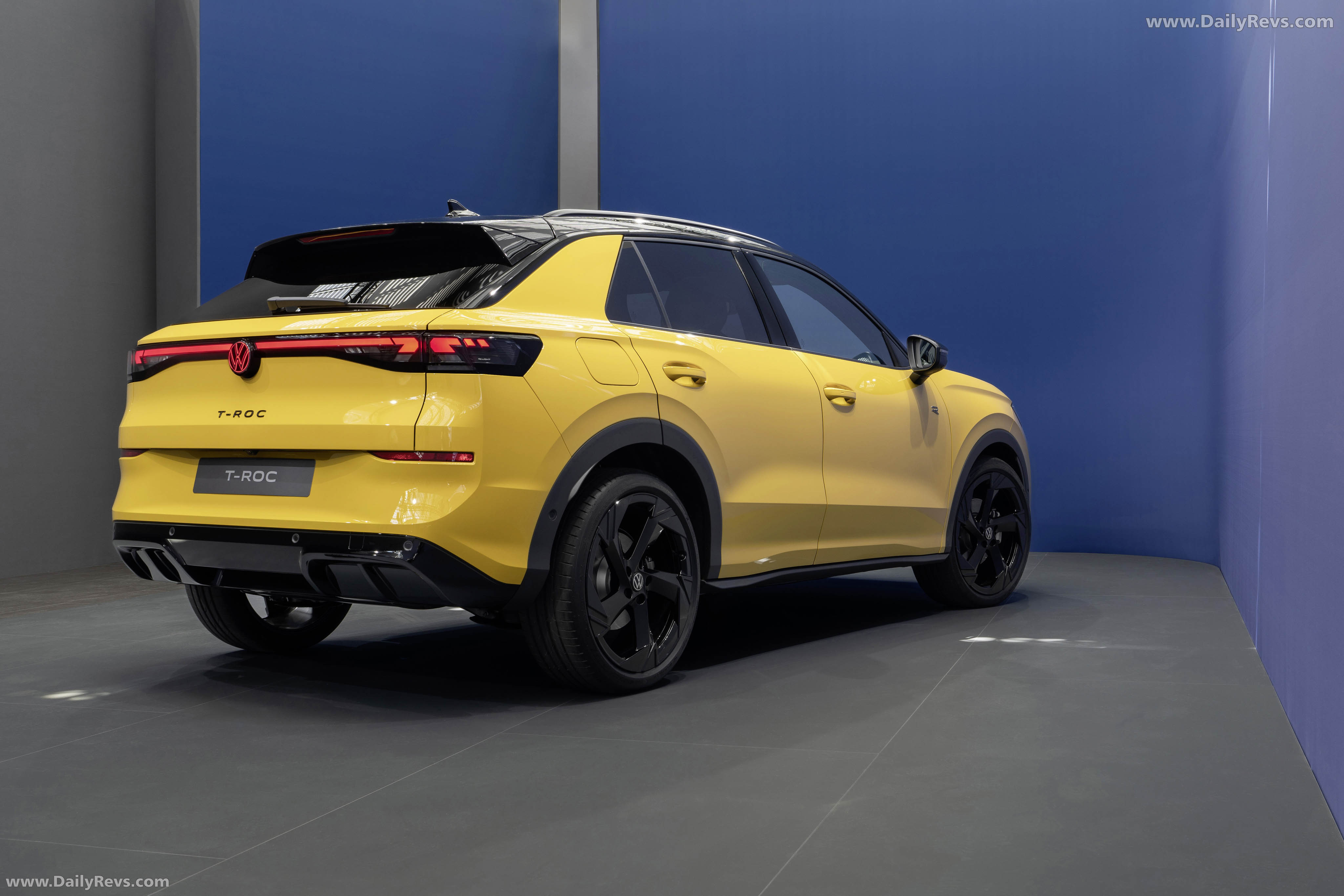 2026 Volkswagen T-Roc Rear View