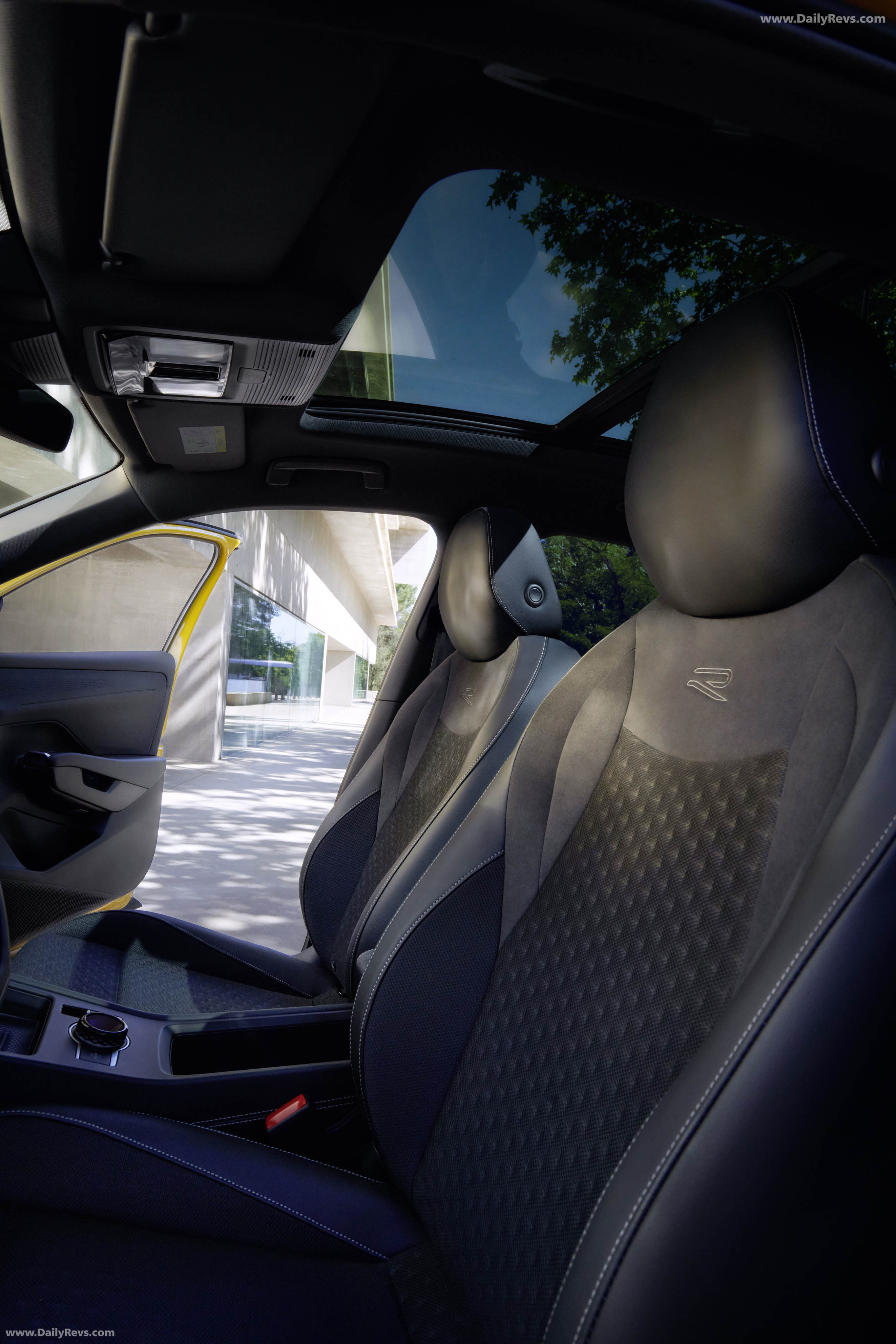 2026 Volkswagen T-Roc Interior