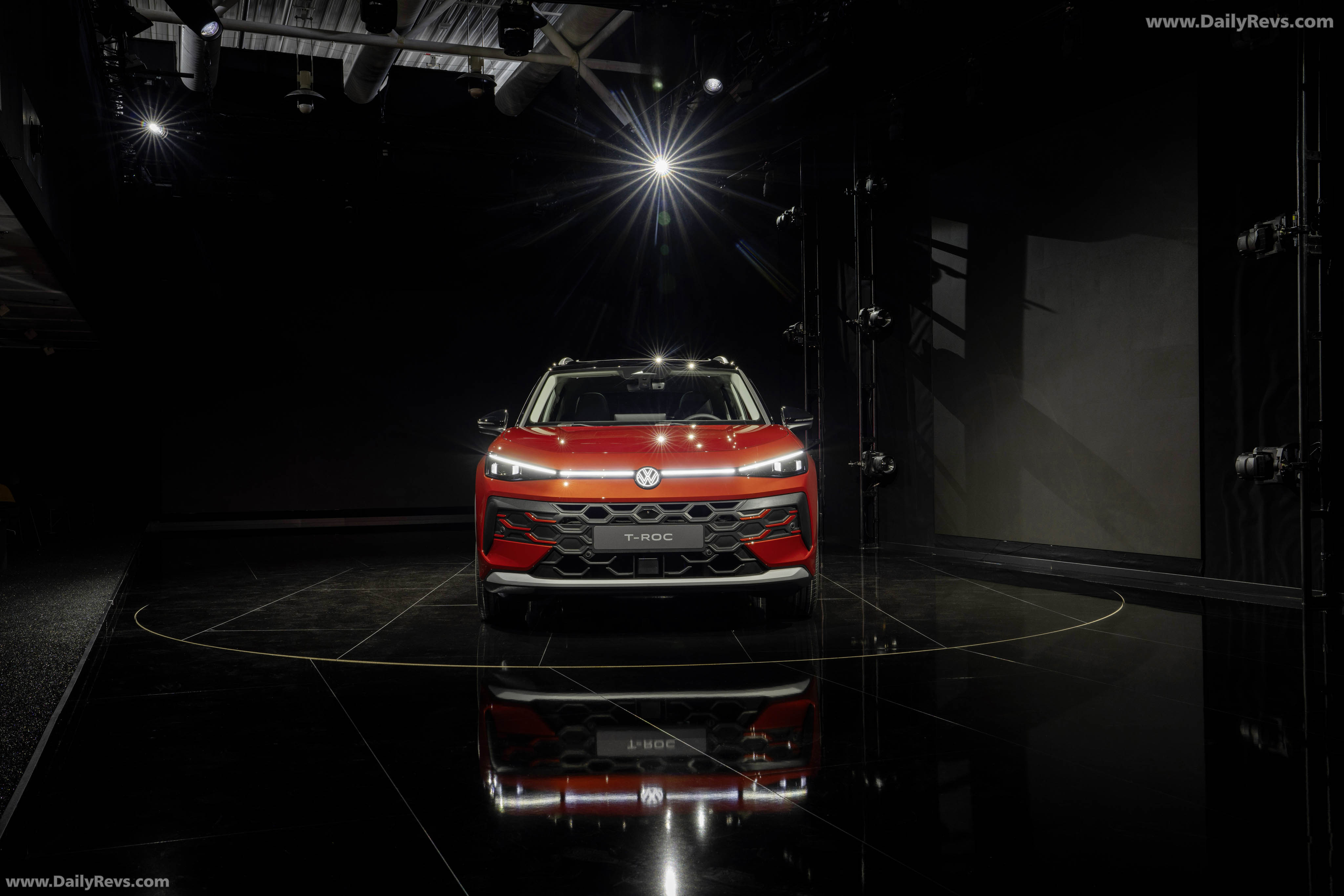 2026 Volkswagen T-Roc eTSI Front View