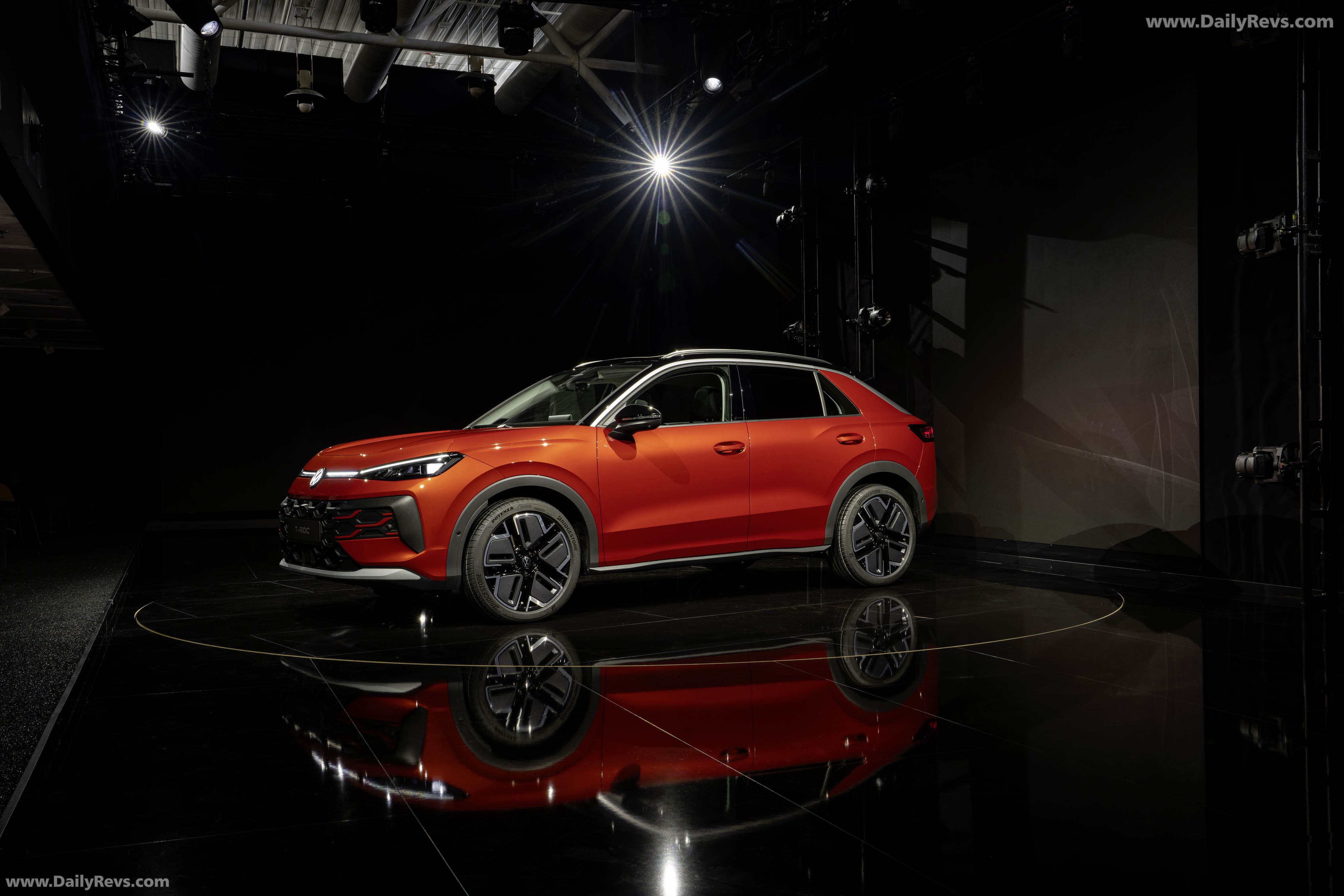 2026 Volkswagen T-Roc eTSI Front View