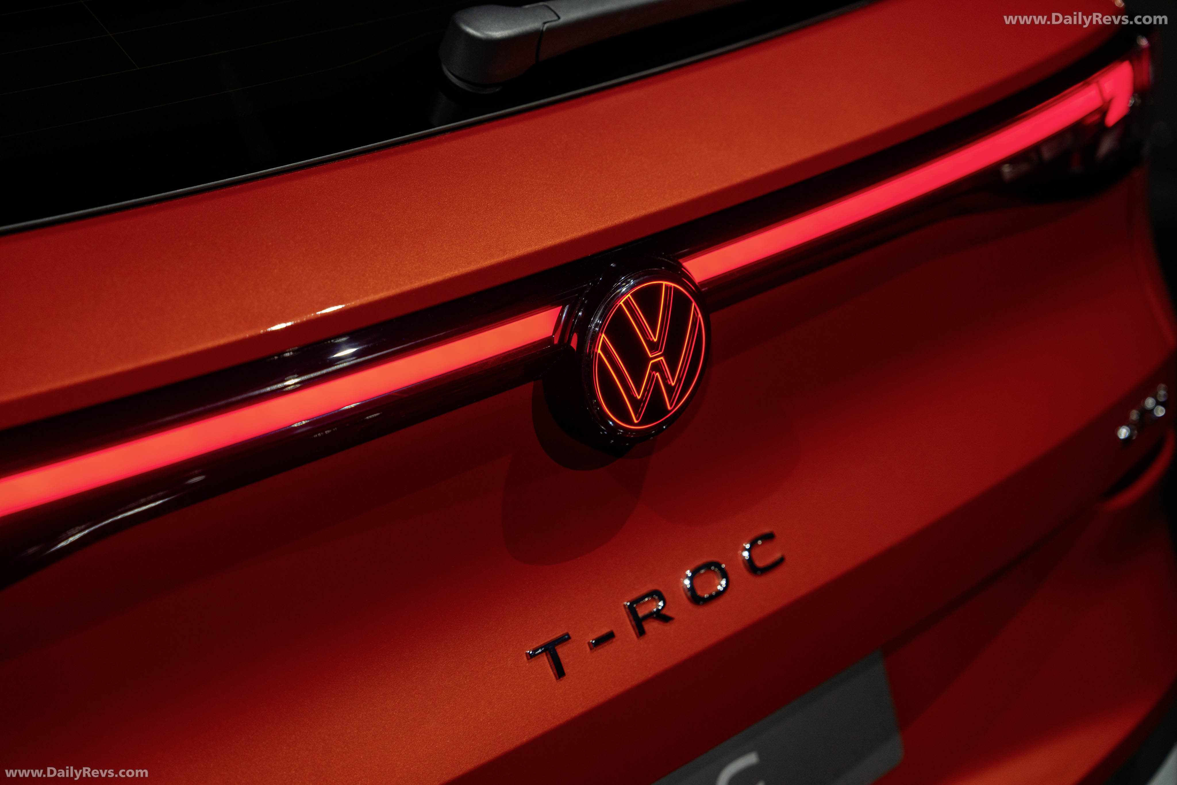 2026 Volkswagen T-Roc eTSI Exterior