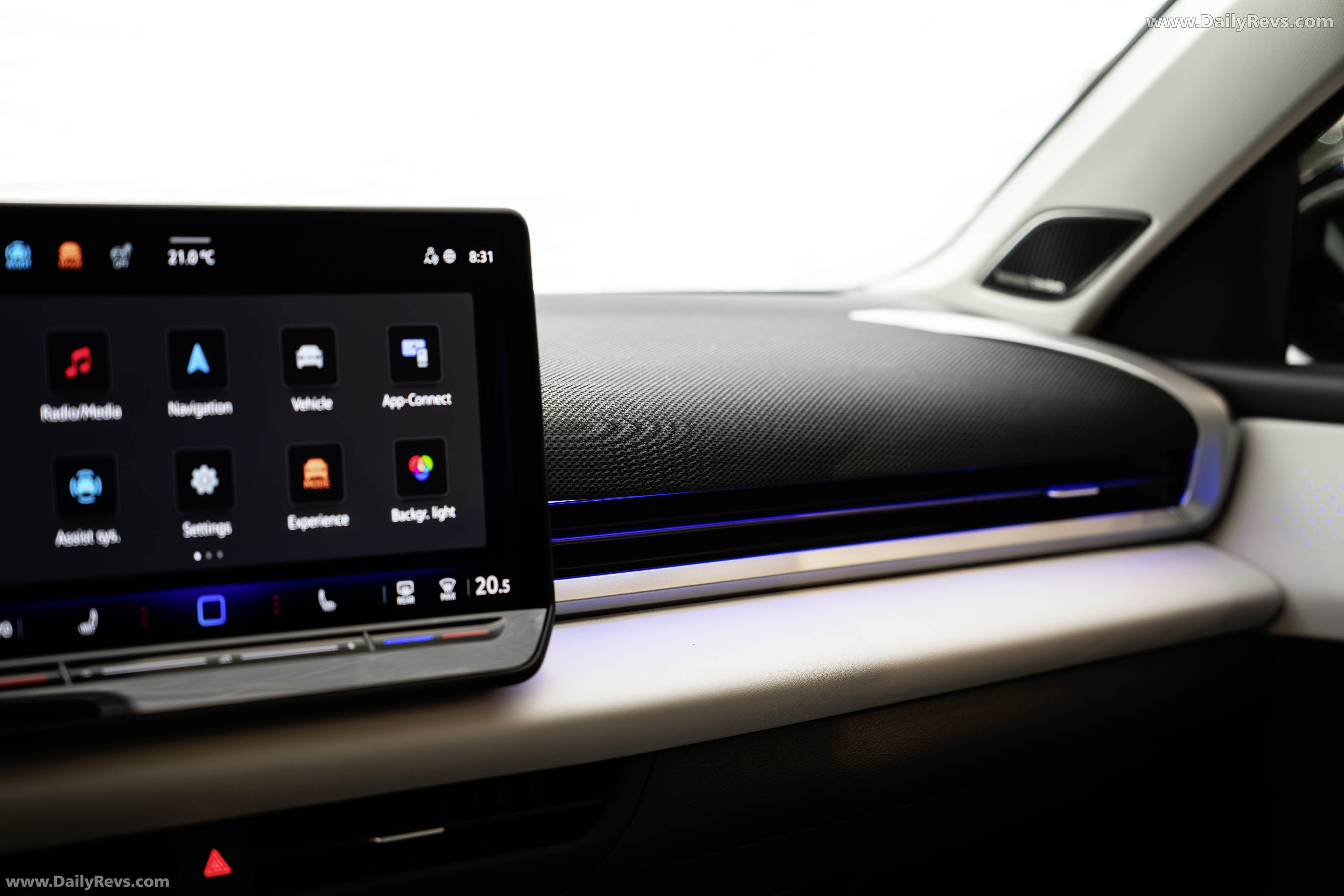 2026 Volkswagen T-Roc eTSI Interior