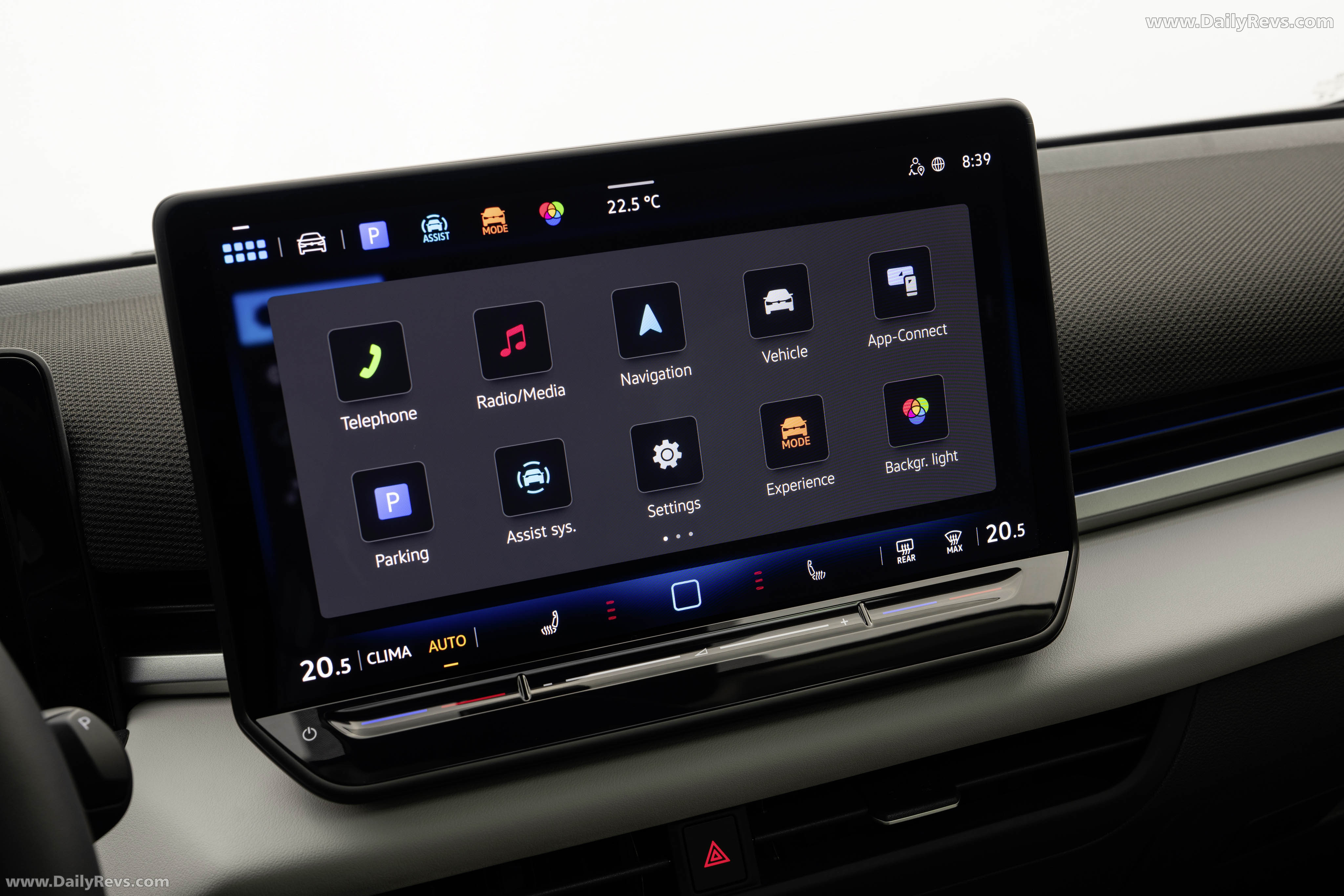 2026 Volkswagen T-Roc eTSI Interior