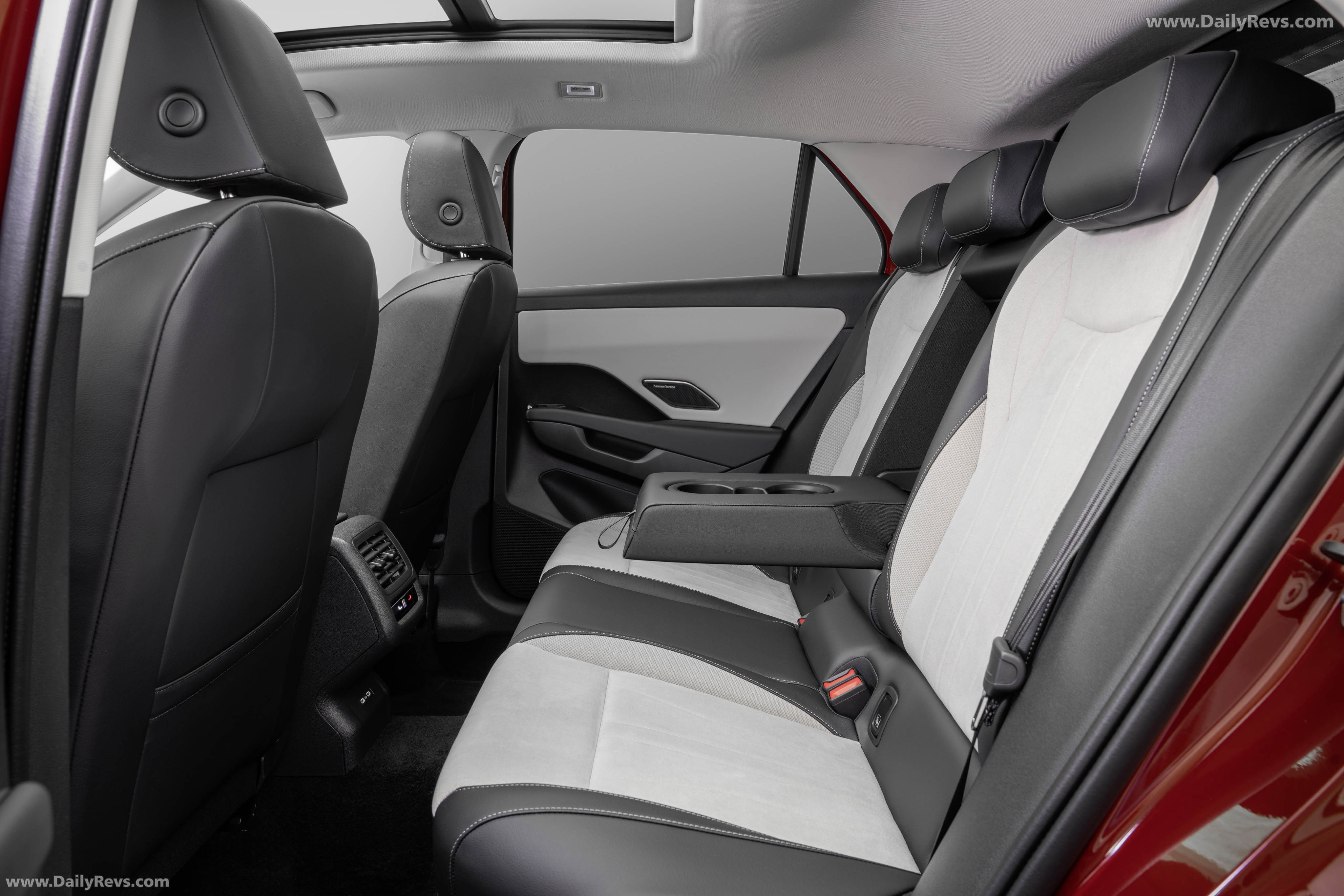 2026 Volkswagen T-Roc eTSI Interior