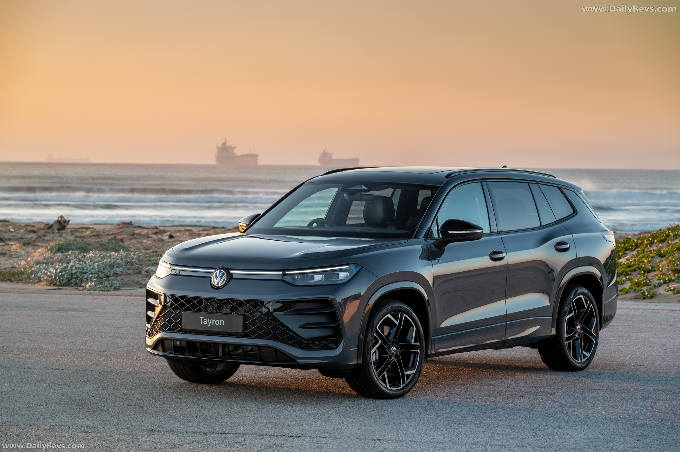 2025 Volkswagen Tayron South African Version Front View