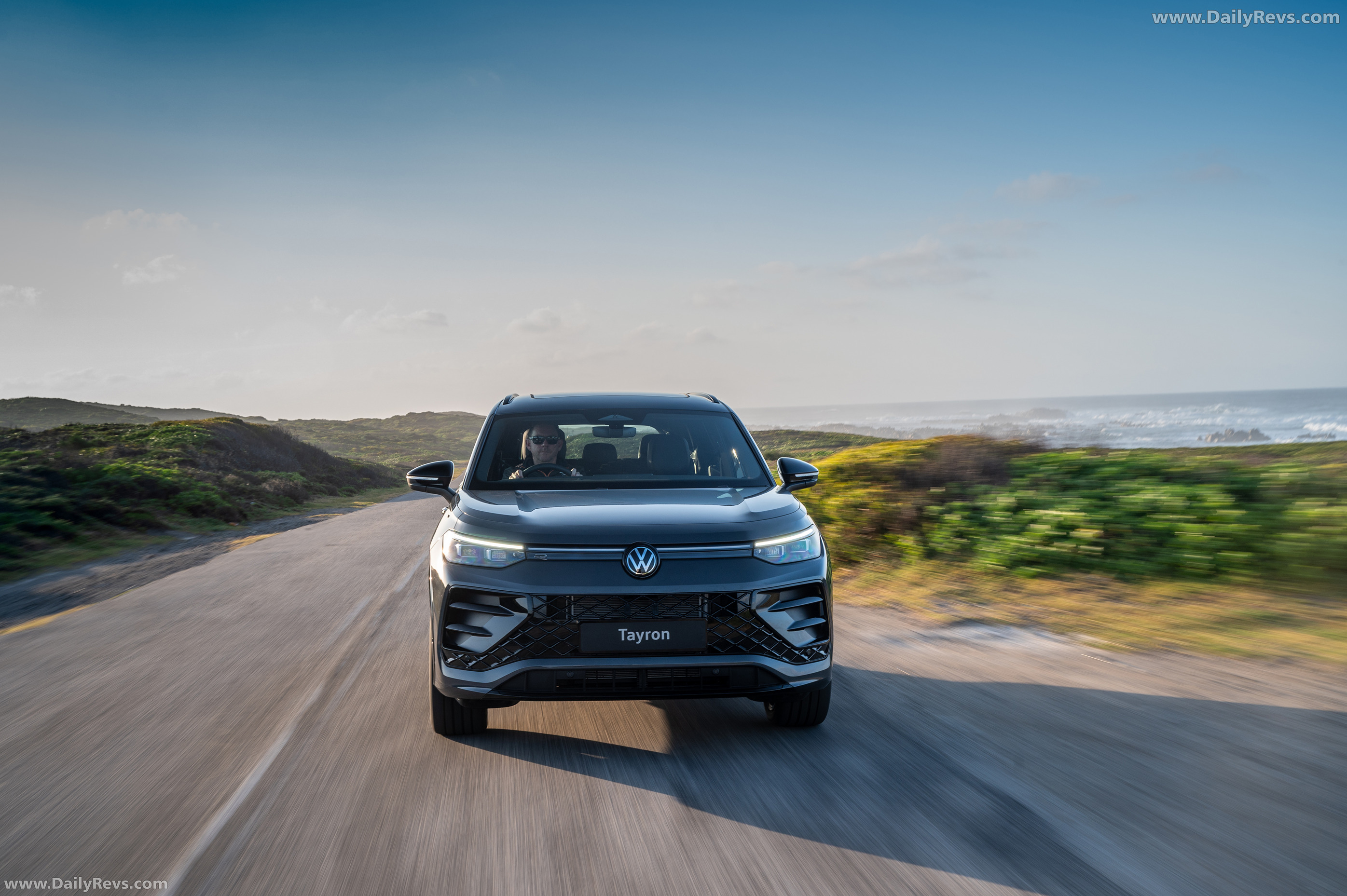 2025 Volkswagen Tayron South African Version Front View