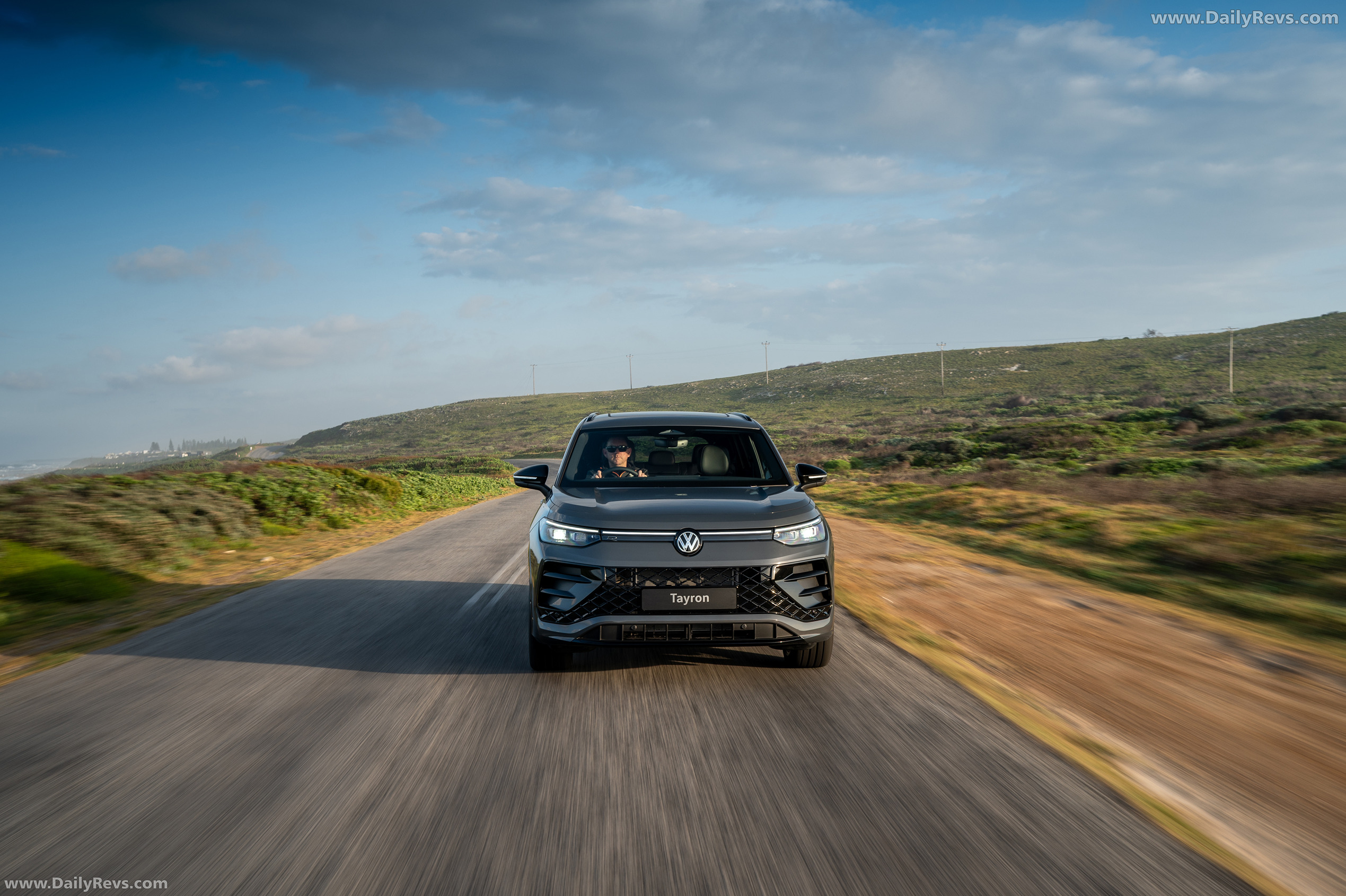 2025 Volkswagen Tayron South African Version Front View