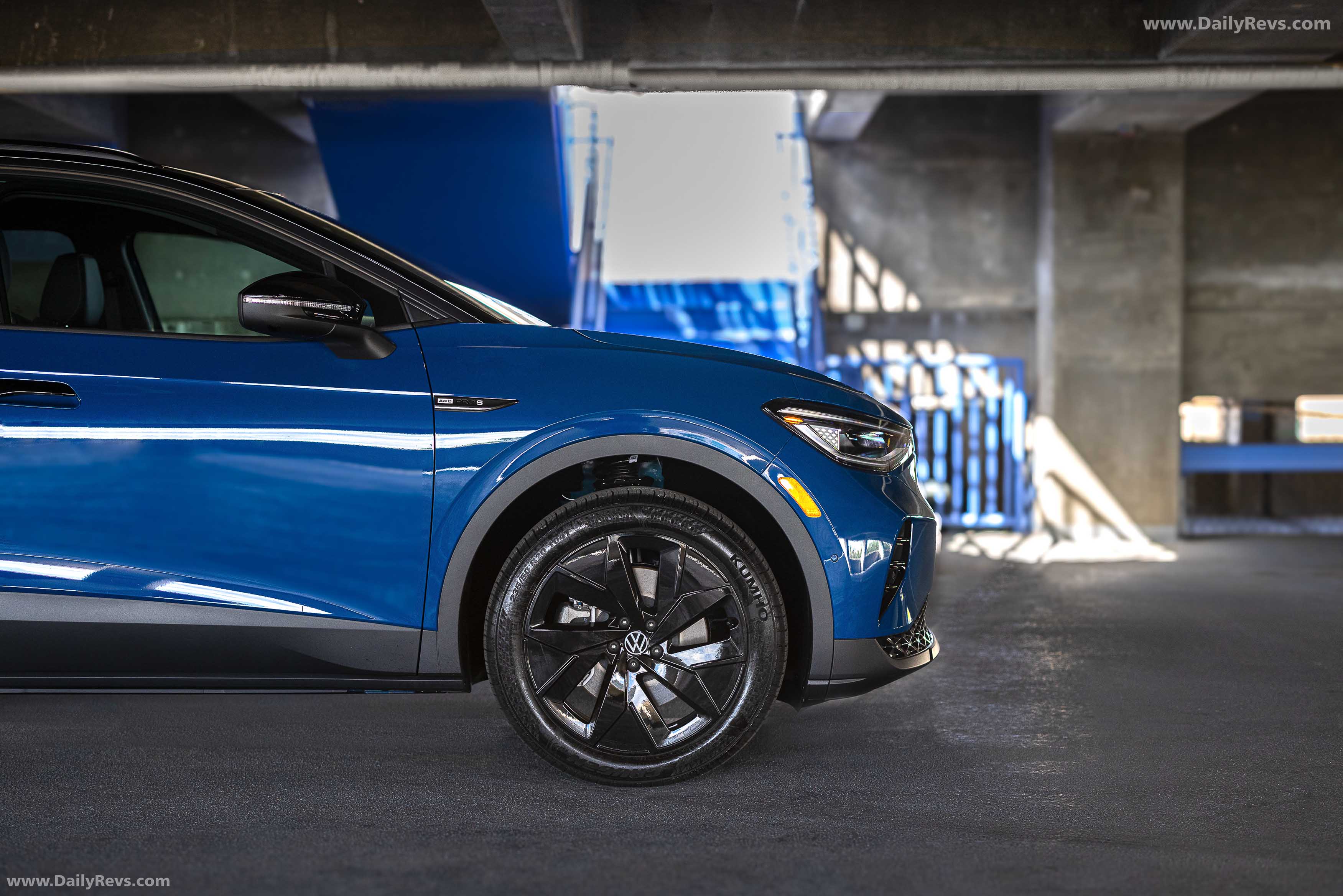 2025 Volkswagen ID.4 Black Package Exterior