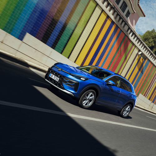 2026 Volkswagen T-Roc eTSI Celestial Blue Front View