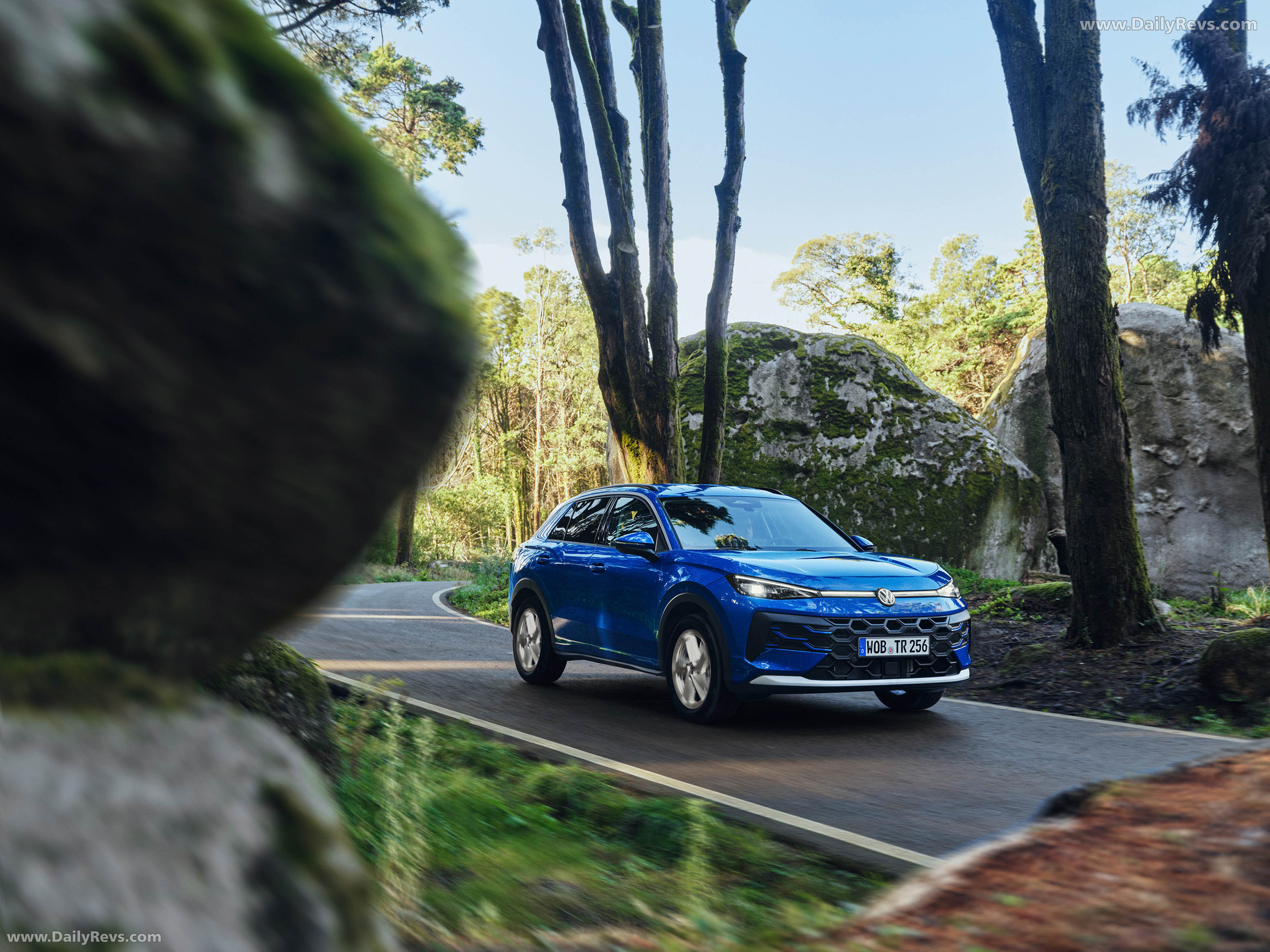 2026 Volkswagen T-Roc eTSI Celestial Blue Front View