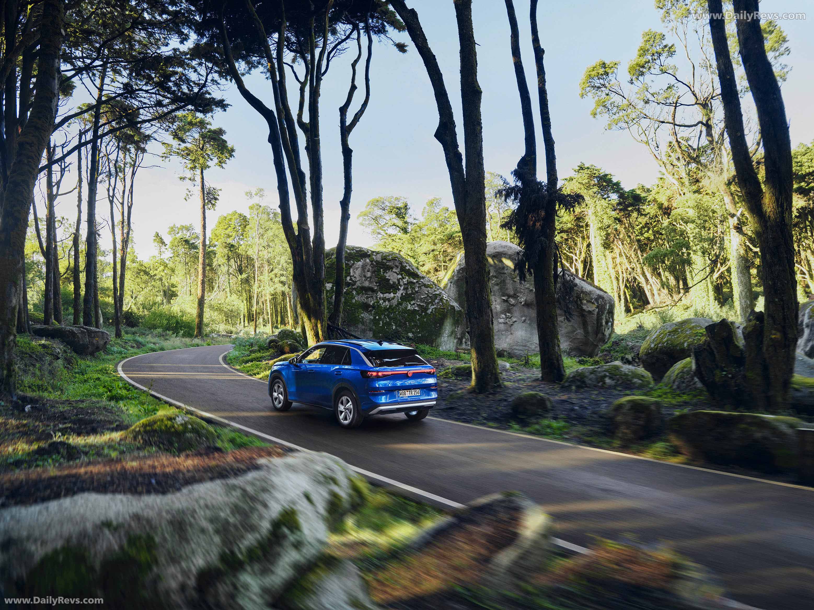 2026 Volkswagen T-Roc eTSI Celestial Blue Rear View