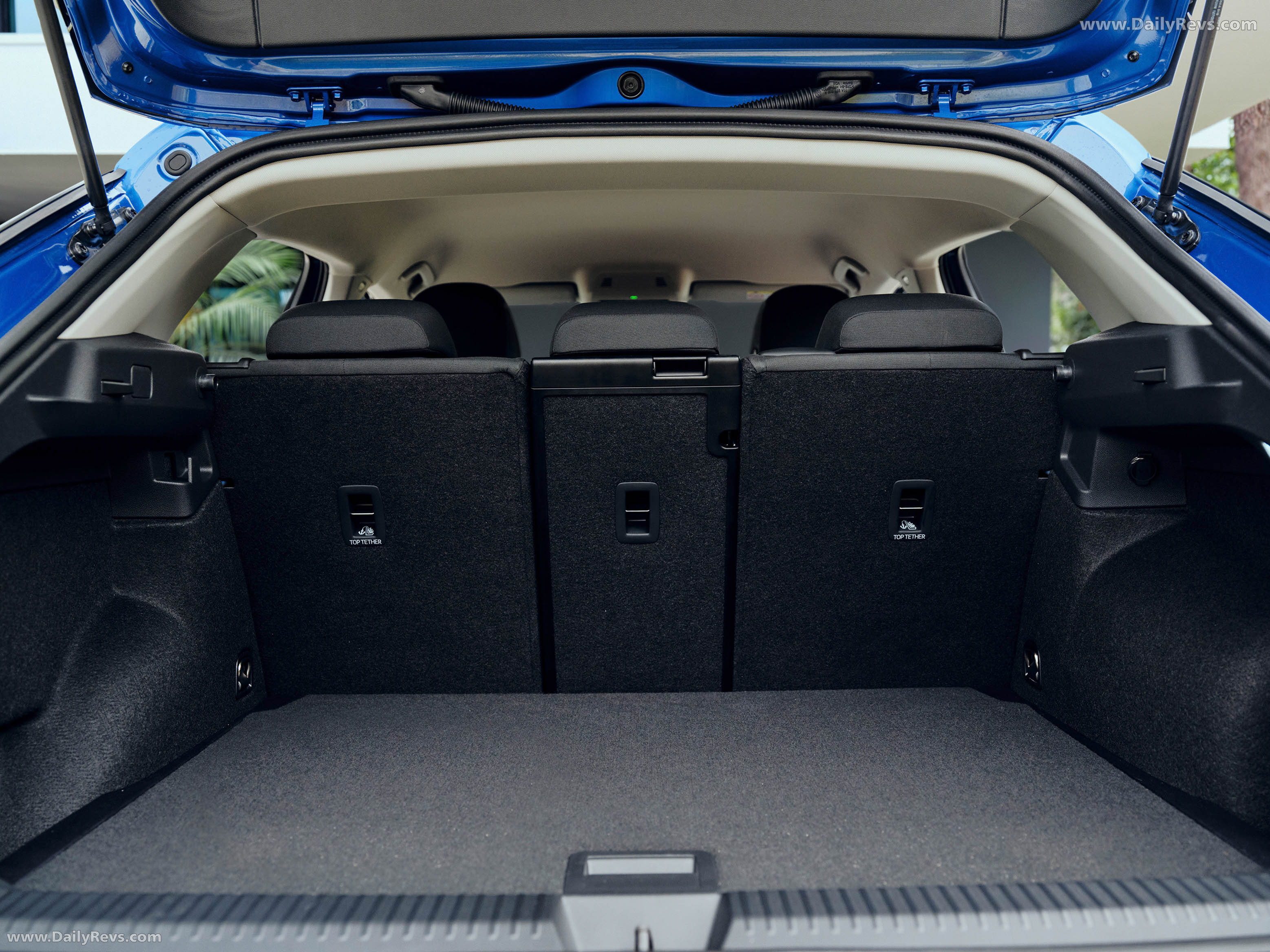 2026 Volkswagen T-Roc eTSI Celestial Blue Interior
