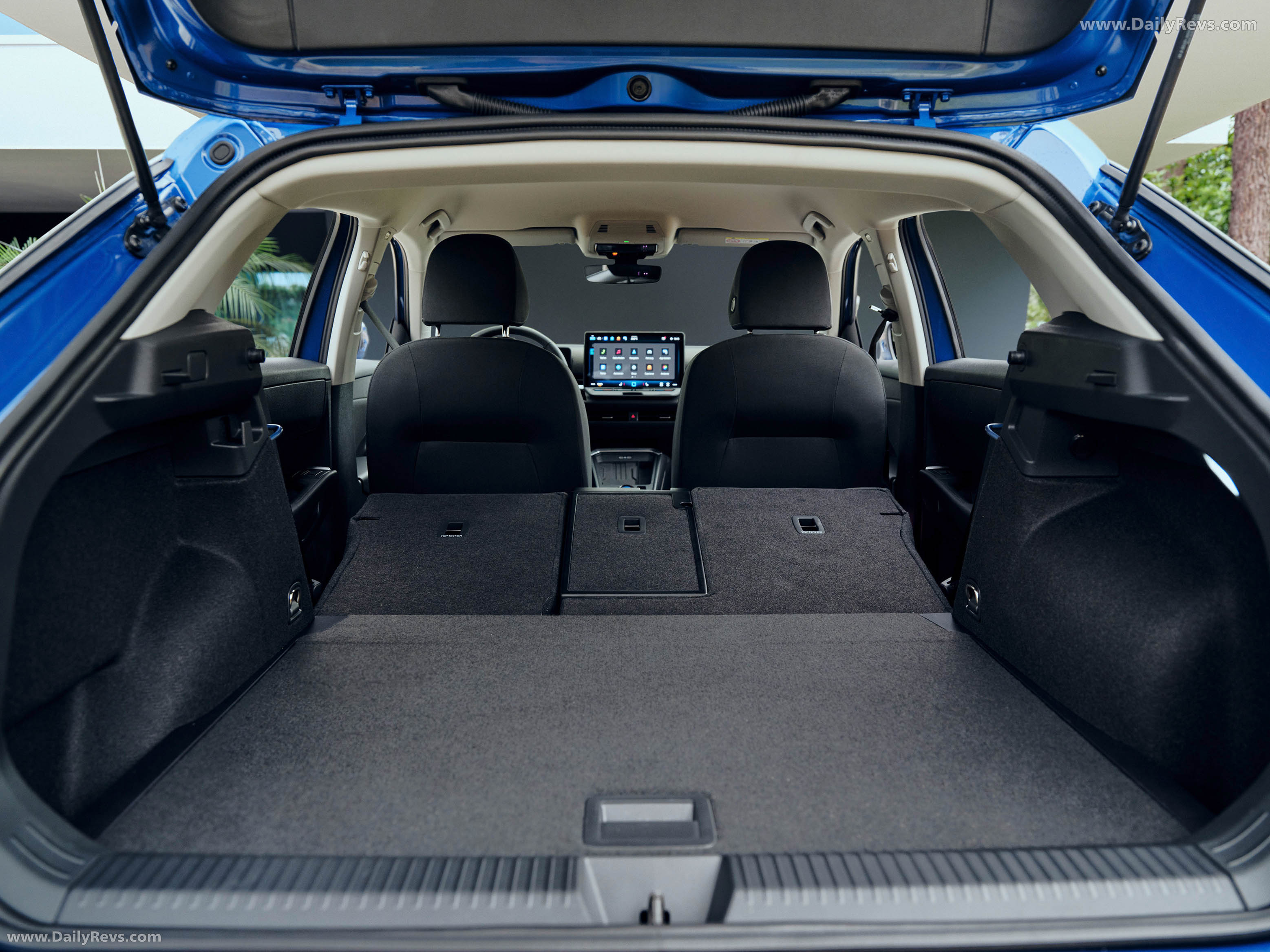 2026 Volkswagen T-Roc eTSI Celestial Blue Interior