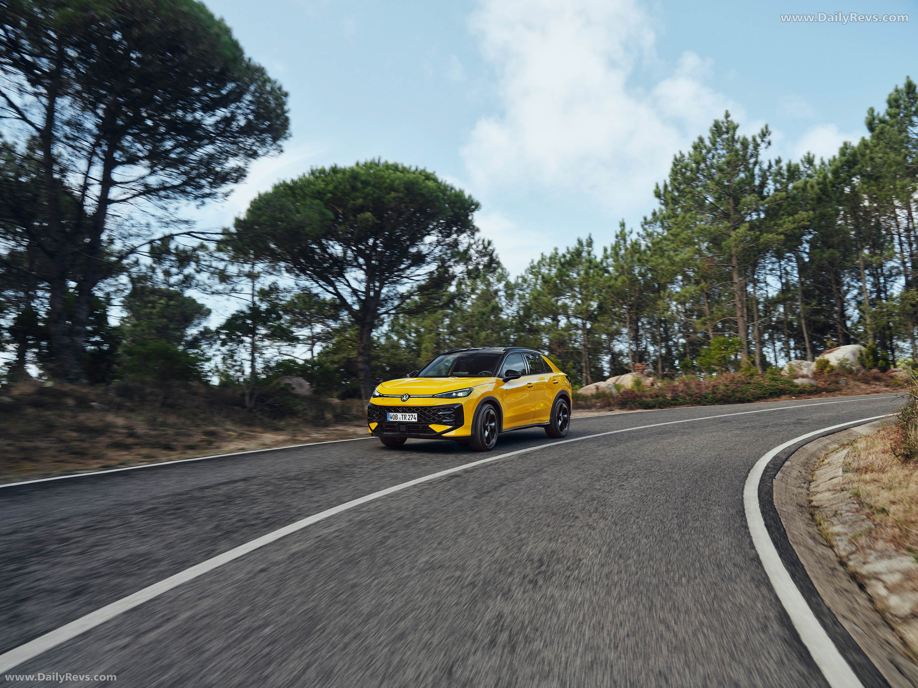 2026 Volkswagen T-Roc R-Line Front View