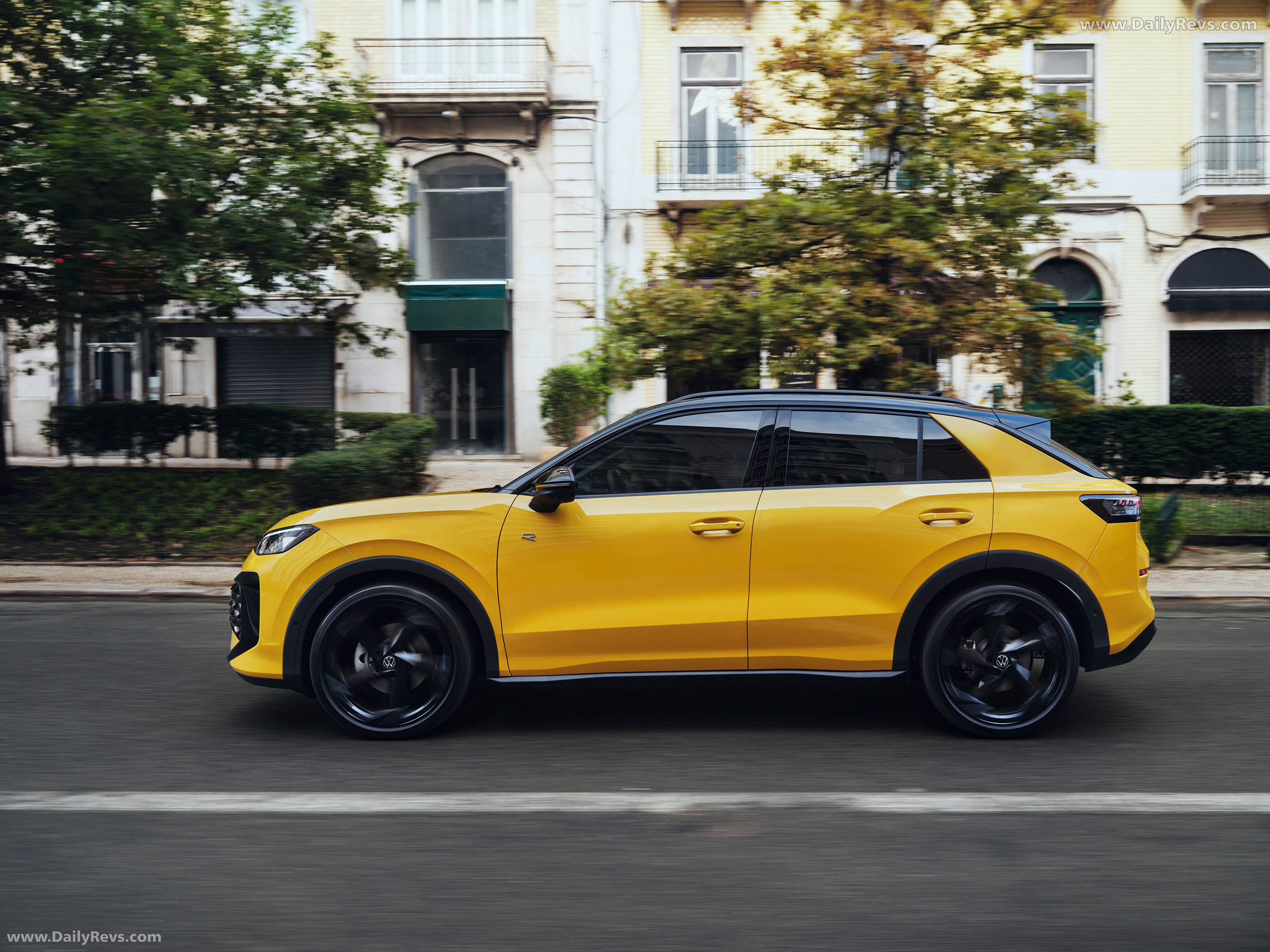 2026 Volkswagen T-Roc R-Line Side View