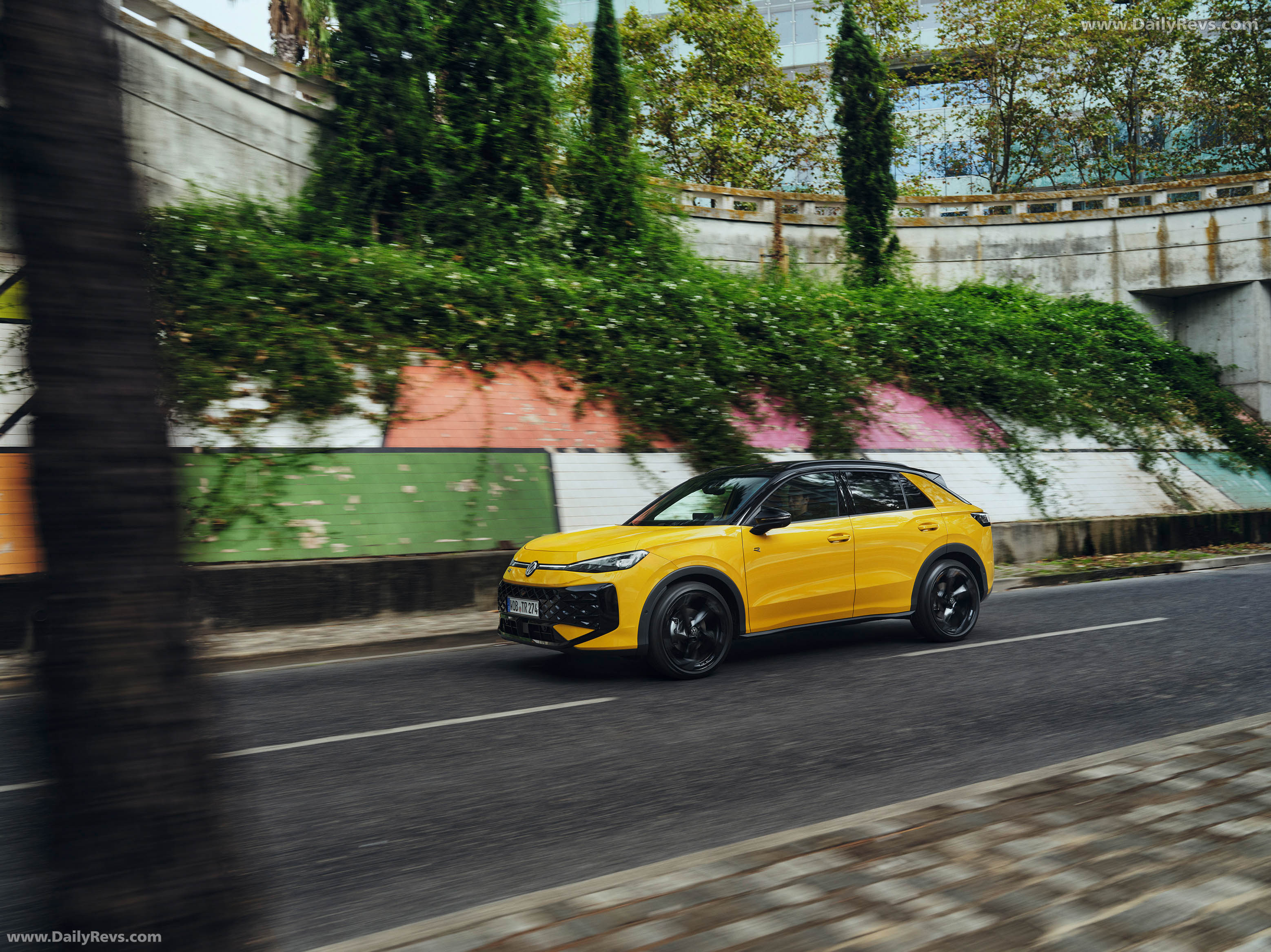 2026 Volkswagen T-Roc R-Line Side View