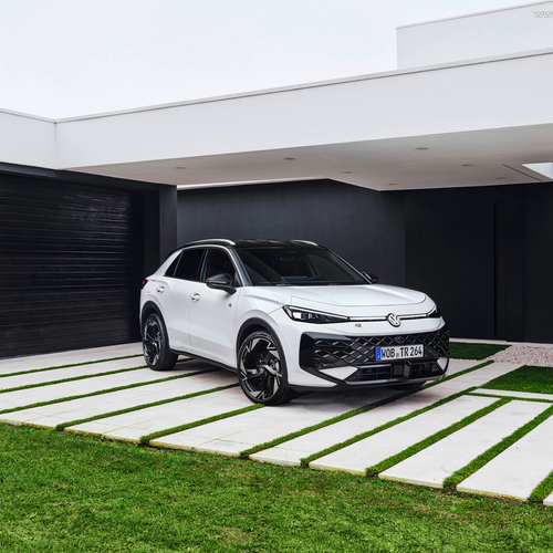 2026 Volkswagen T-Roc eTSI R-Line Front View