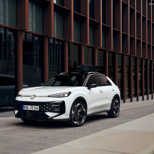 2026 Volkswagen T-Roc eTSI R-Line Front View