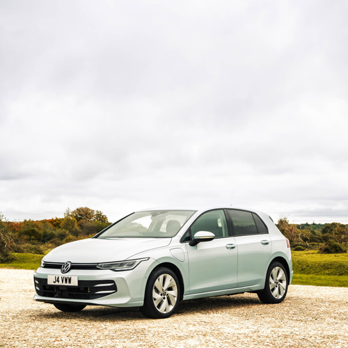 2025 Volkswagen Golf Match eHybrid Front View