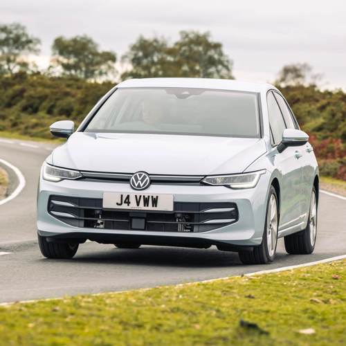 2025 Volkswagen Golf Match eHybrid Front View