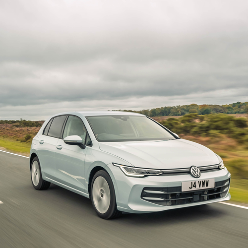 2025 Volkswagen Golf Match eHybrid Front View