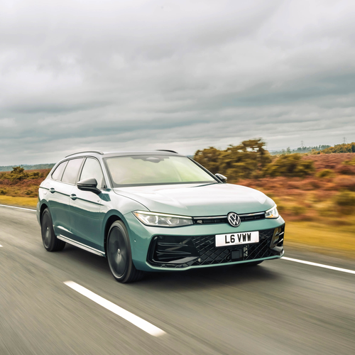 2025 Volkswagen Passat Black Edition eHybrid UK Version Front View