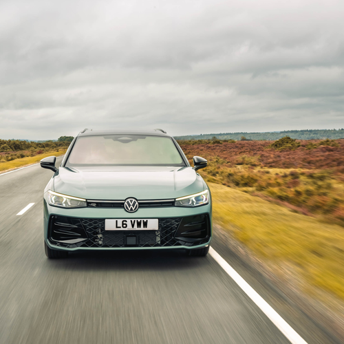 2025 Volkswagen Passat Black Edition eHybrid UK Version Front View