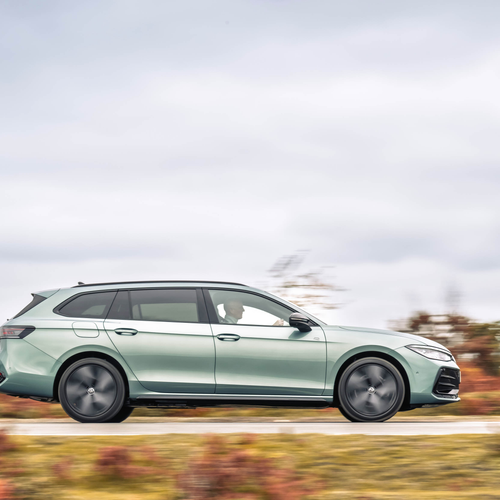 2025 Volkswagen Passat Black Edition eHybrid UK Version Side View